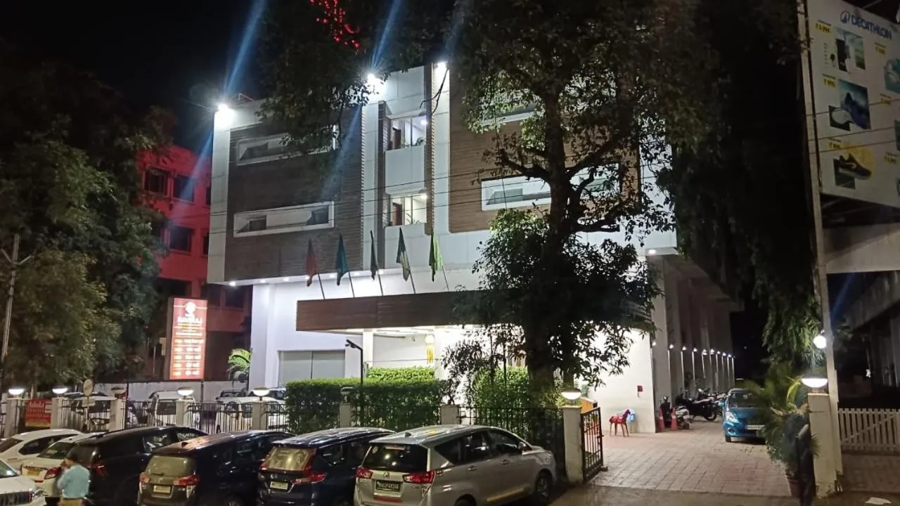 Property building in Hotel Raviraj, Chhatrapati Sambhaji Nagar