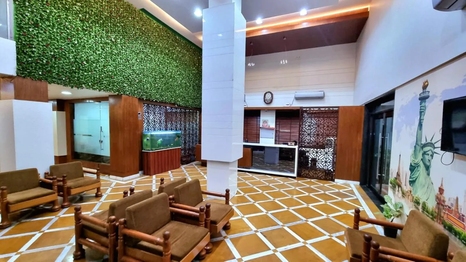 Lobby or reception in Hotel Raviraj, Chhatrapati Sambhaji Nagar