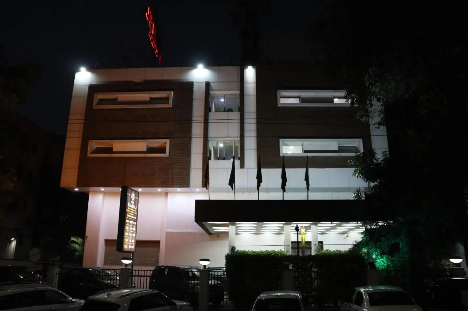 Property building in Hotel Raviraj, Chhatrapati Sambhaji Nagar