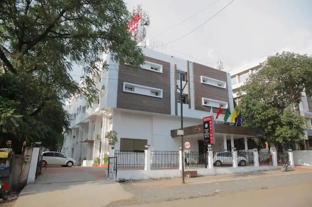 Property building in Hotel Raviraj, Chhatrapati Sambhaji Nagar