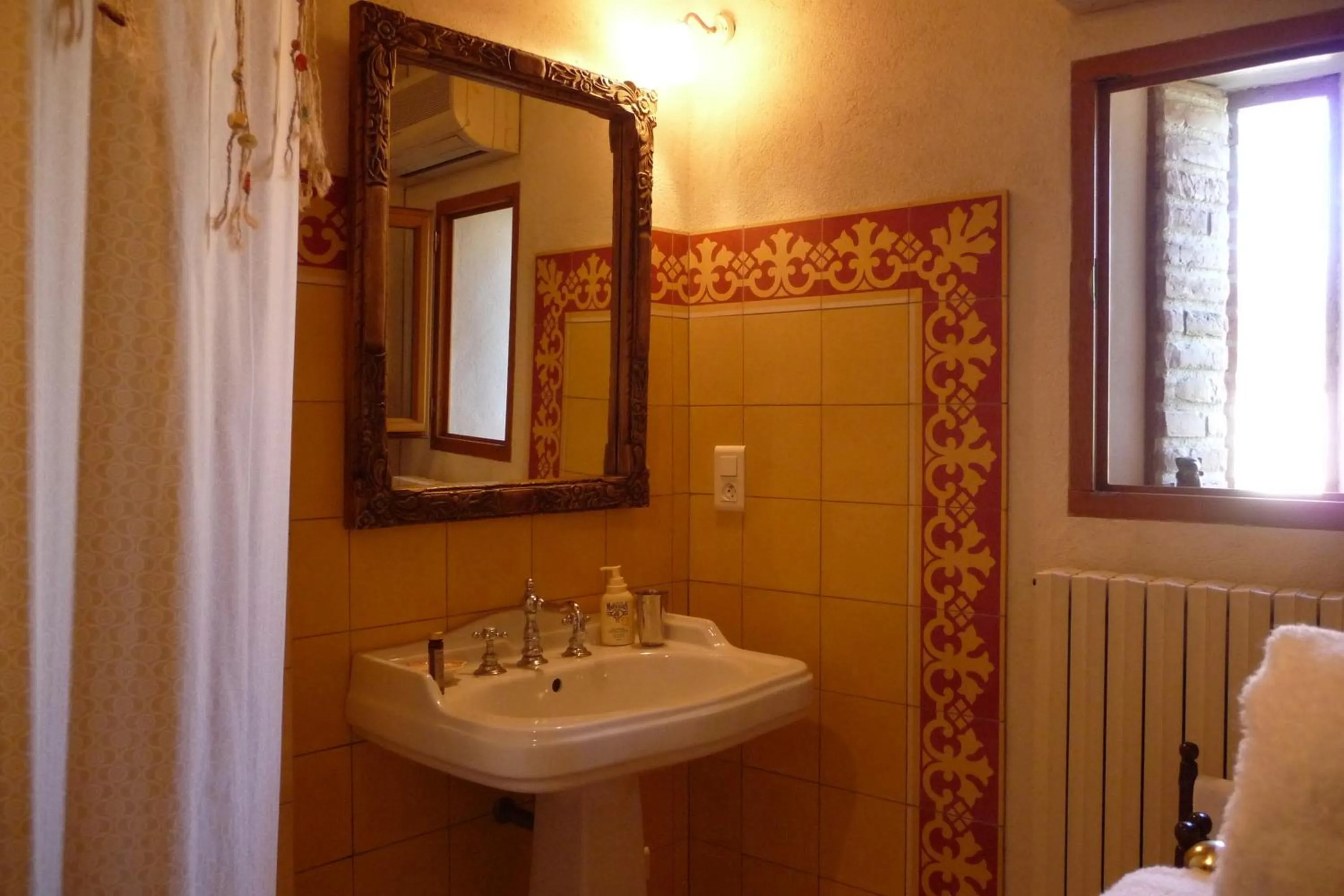 Bathroom in Le Manoir Saint Clair