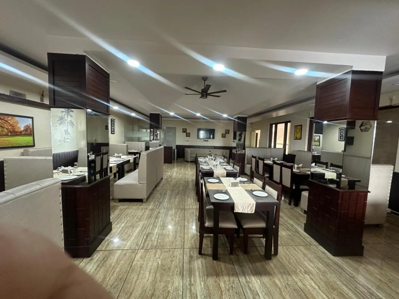 Hotel Anant Restaurant And Bar