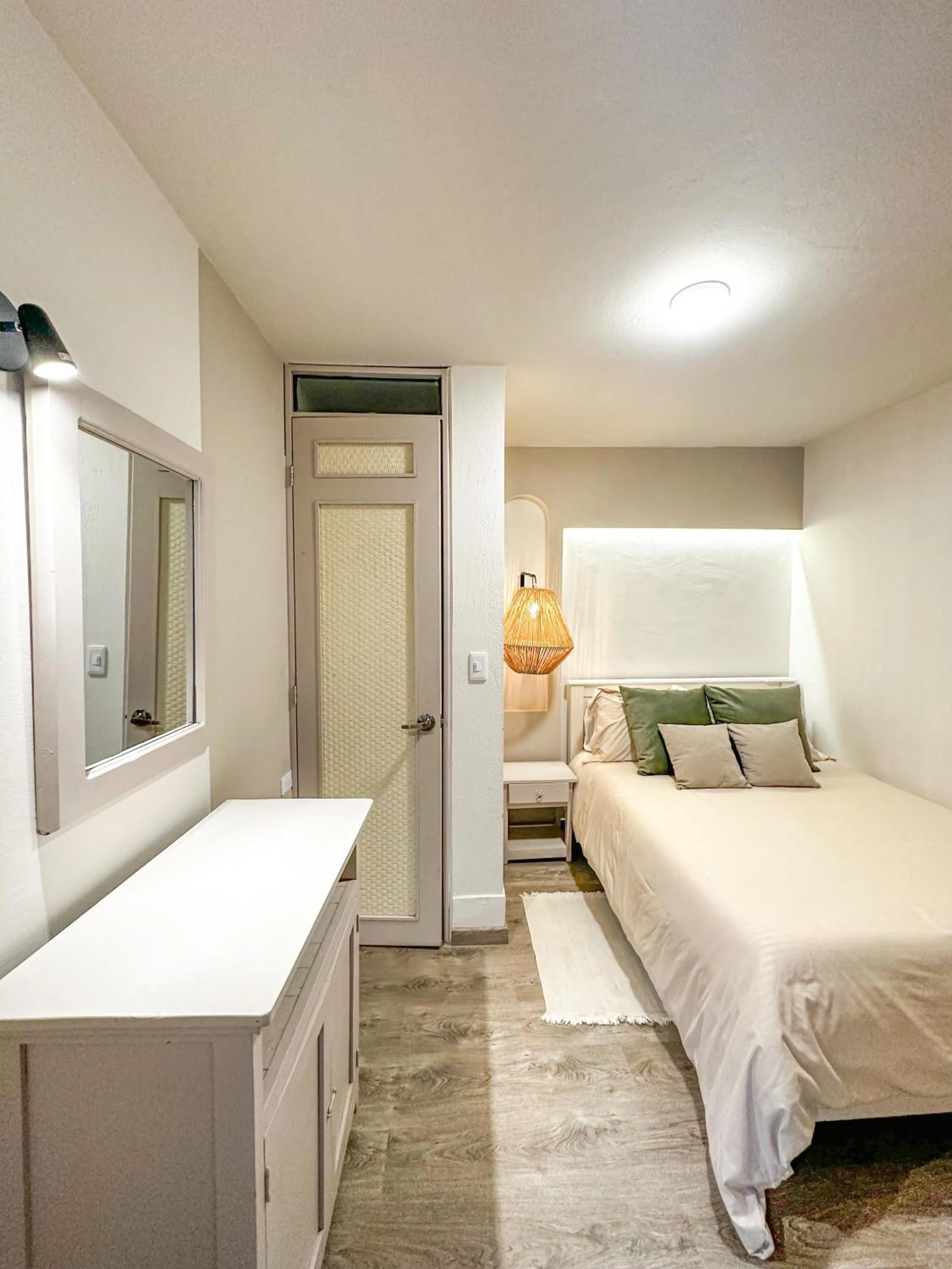 Deluxe Double Room - single occupancy in Hotel Posada de Santa Elena