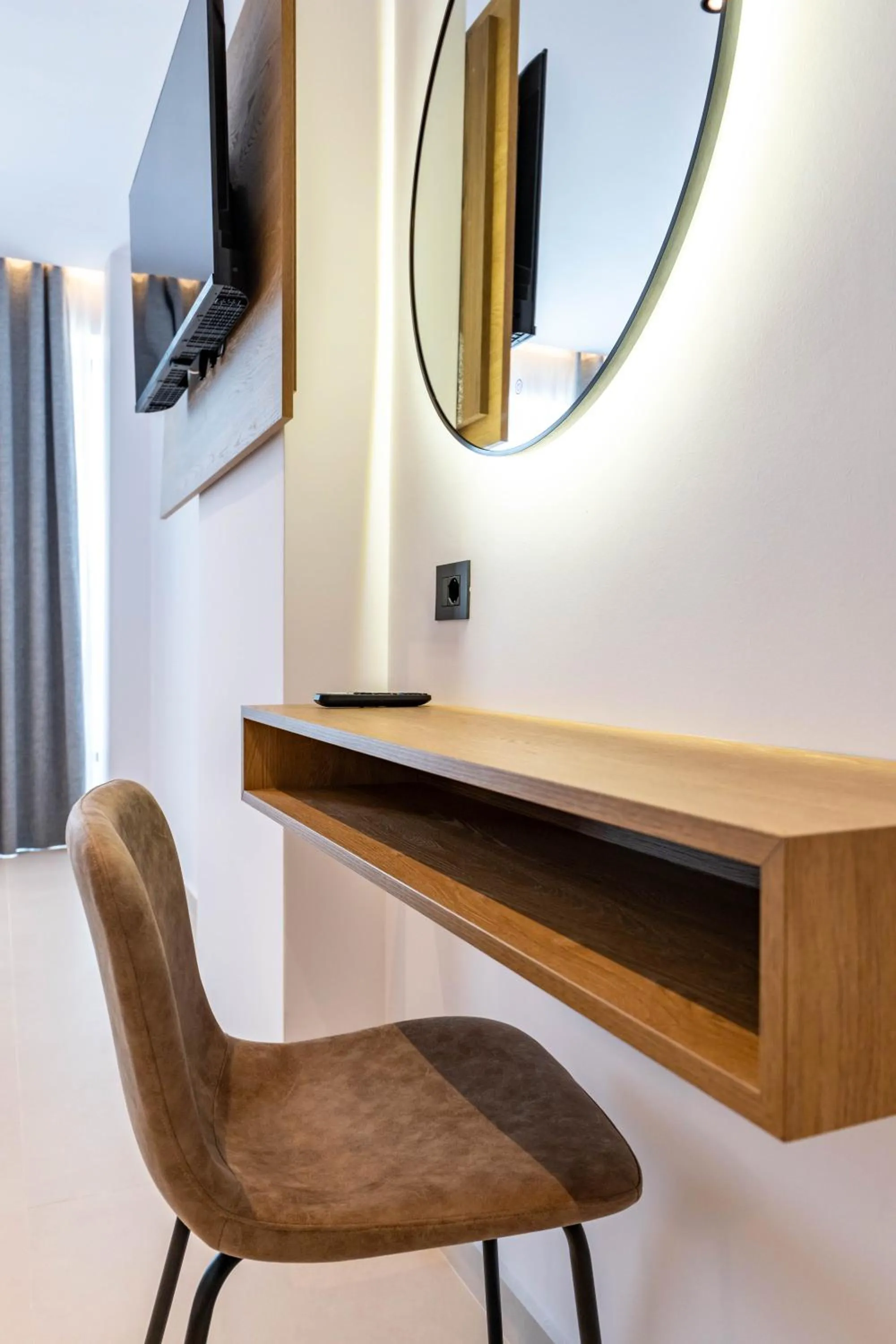 TV and multimedia in Central Park Premium Hotel