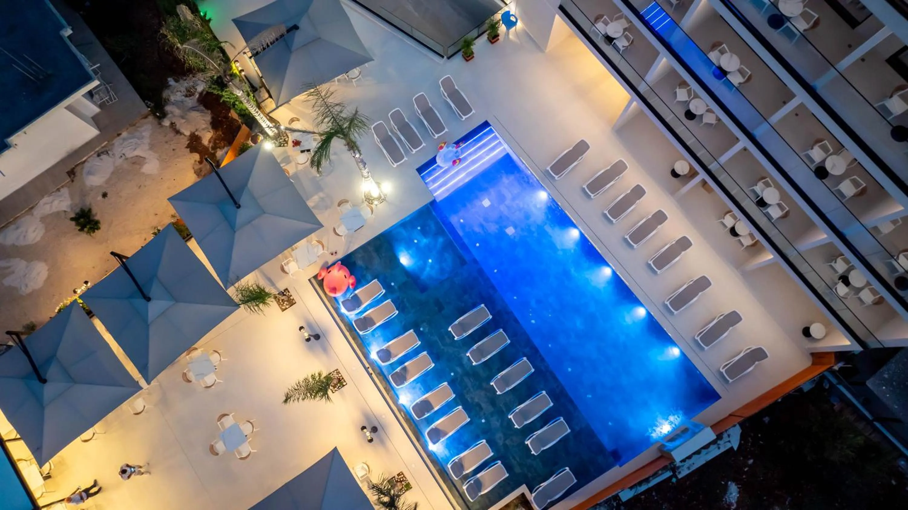 Night in Central Park Premium Hotel