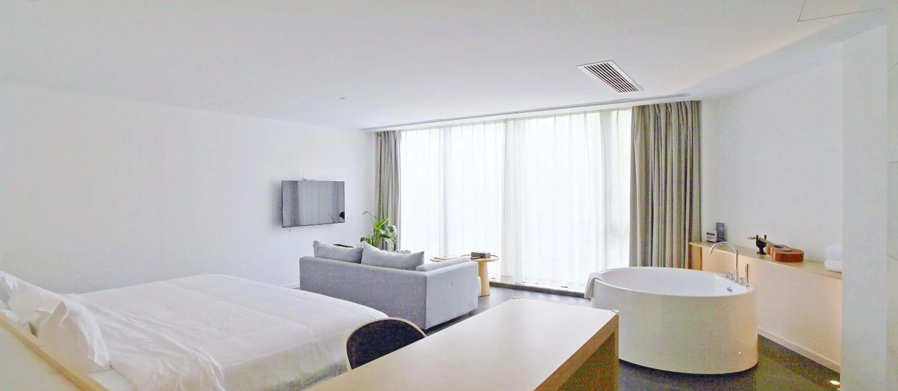 Bed in Nian hotel & resorts