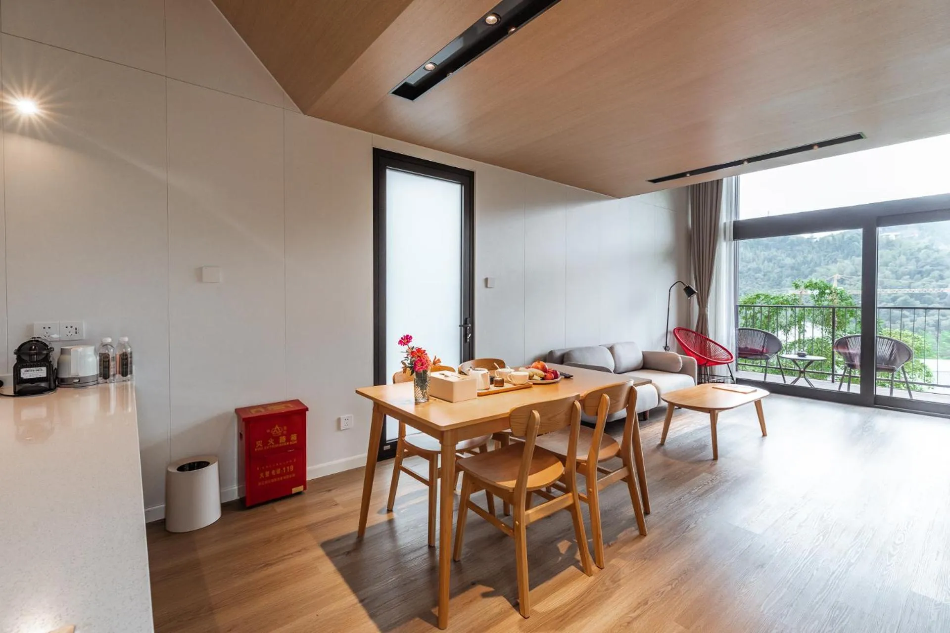 Living room in Nian hotel & resorts