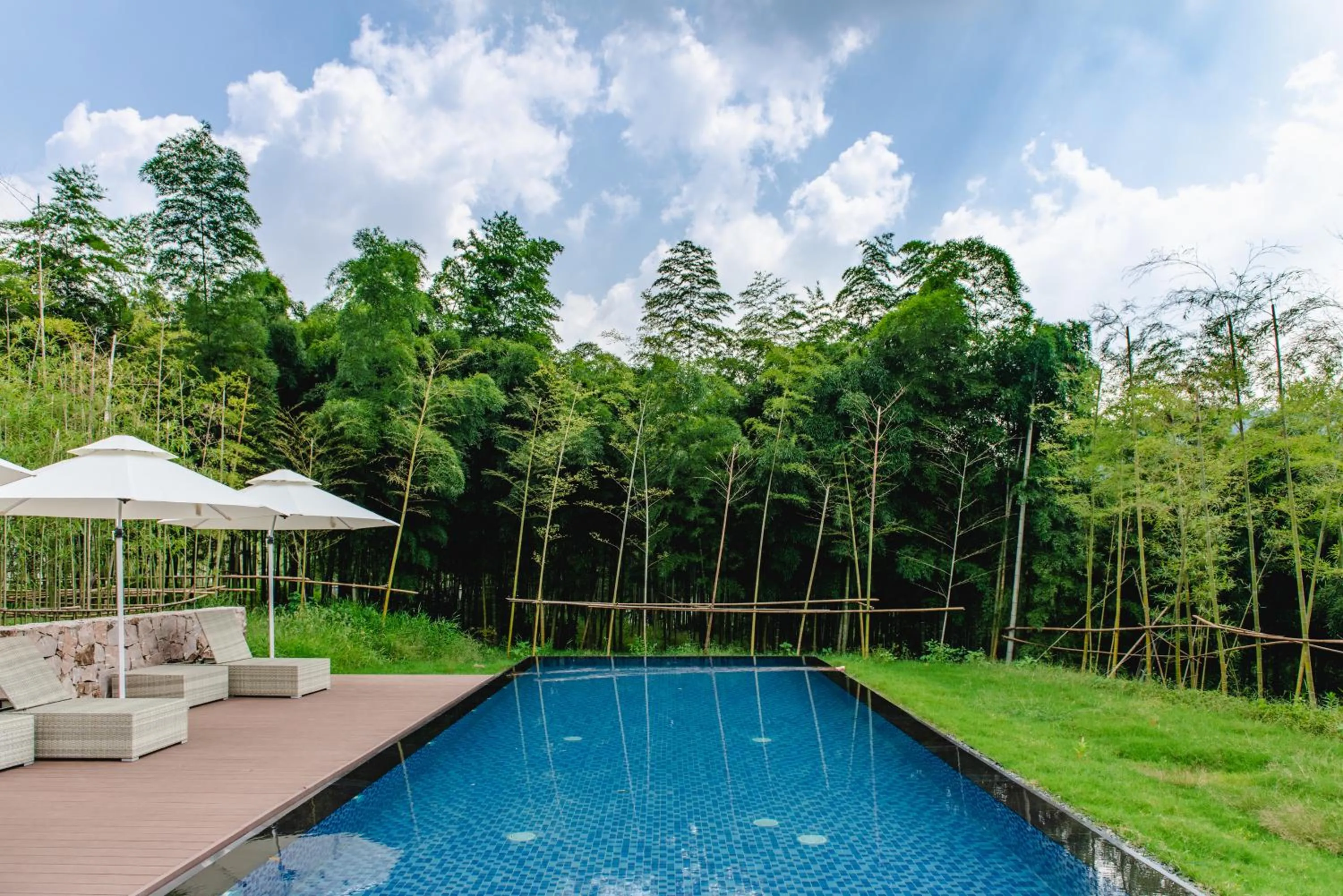 Swimming pool in Nian hotel & resorts