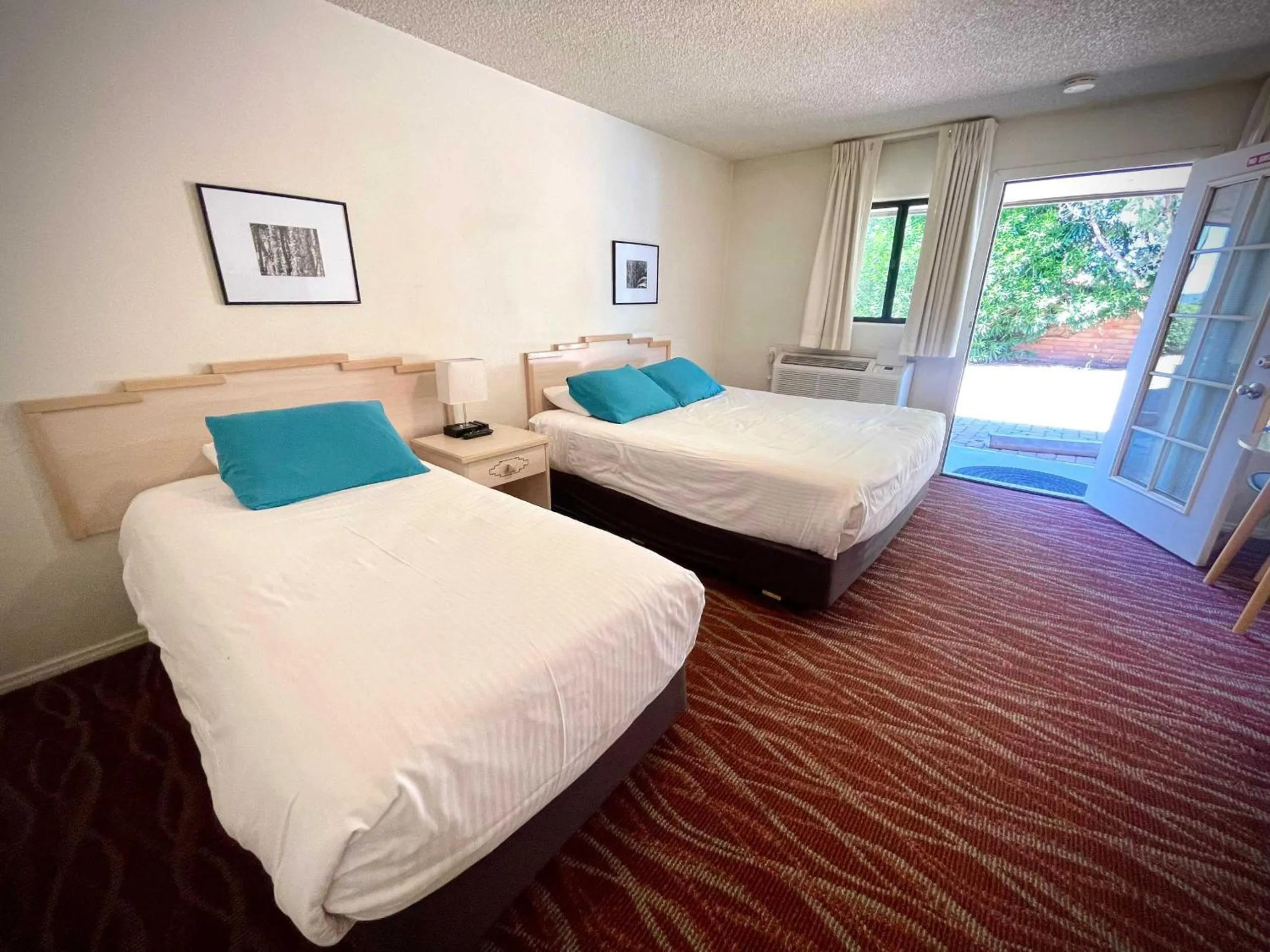 Bed in Sugar Loaf Lodge