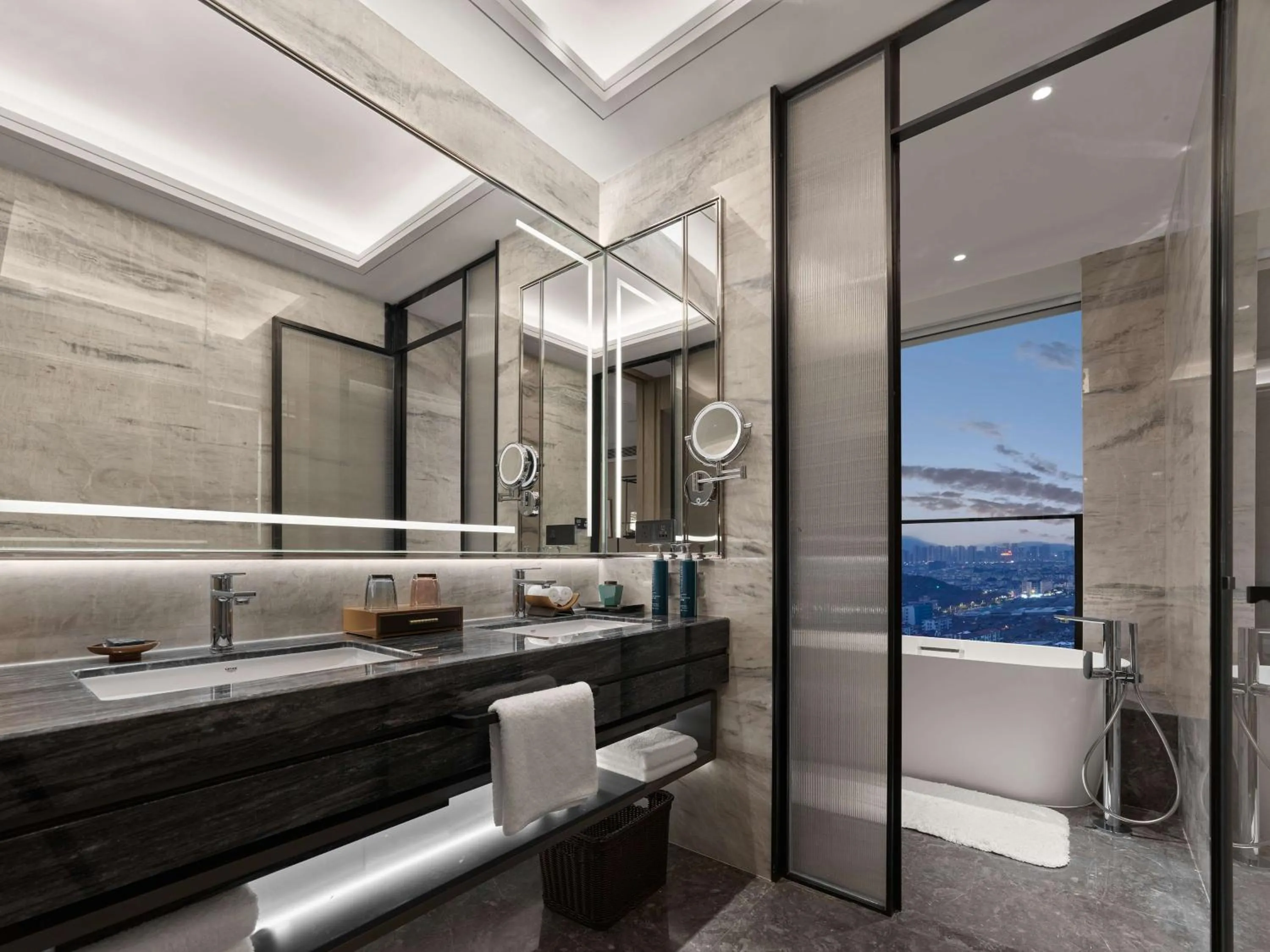 Bathroom in Hilton Yuyao