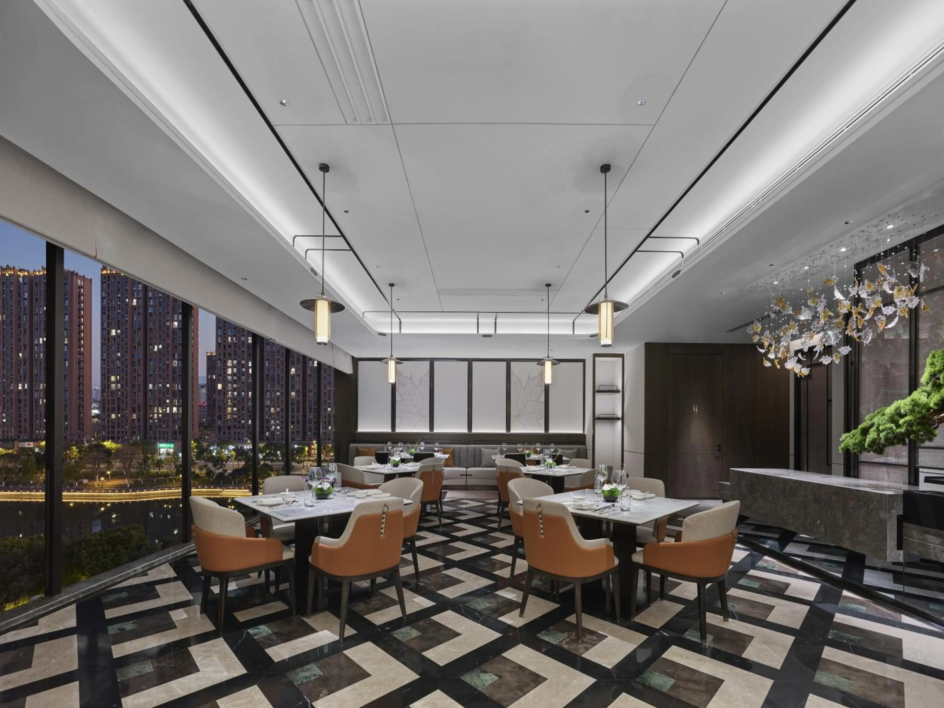 Restaurant/places to eat in Hilton Yuyao