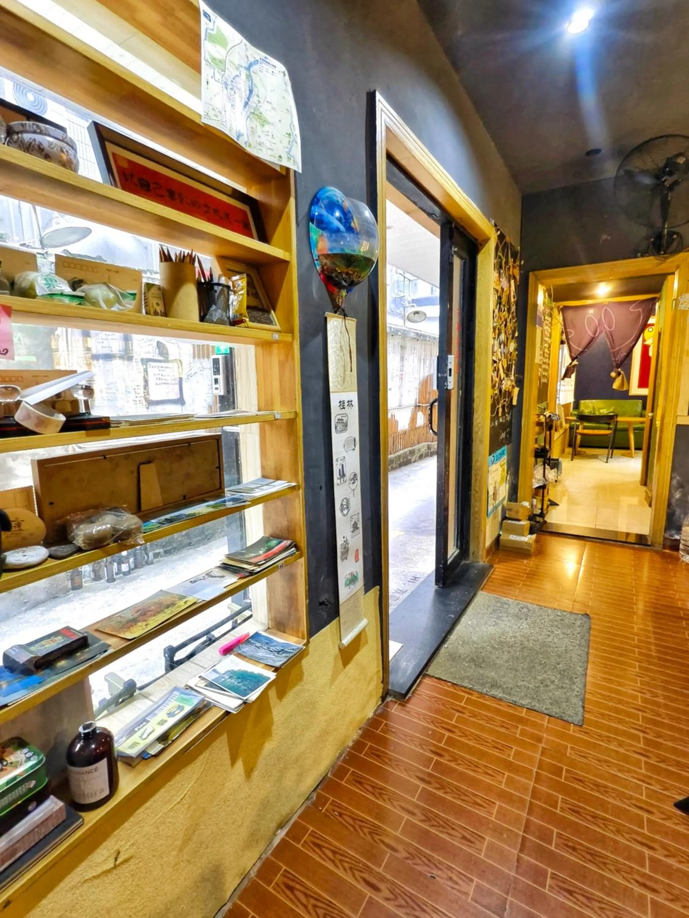 Property building in Guilin Cyan Box Guest House