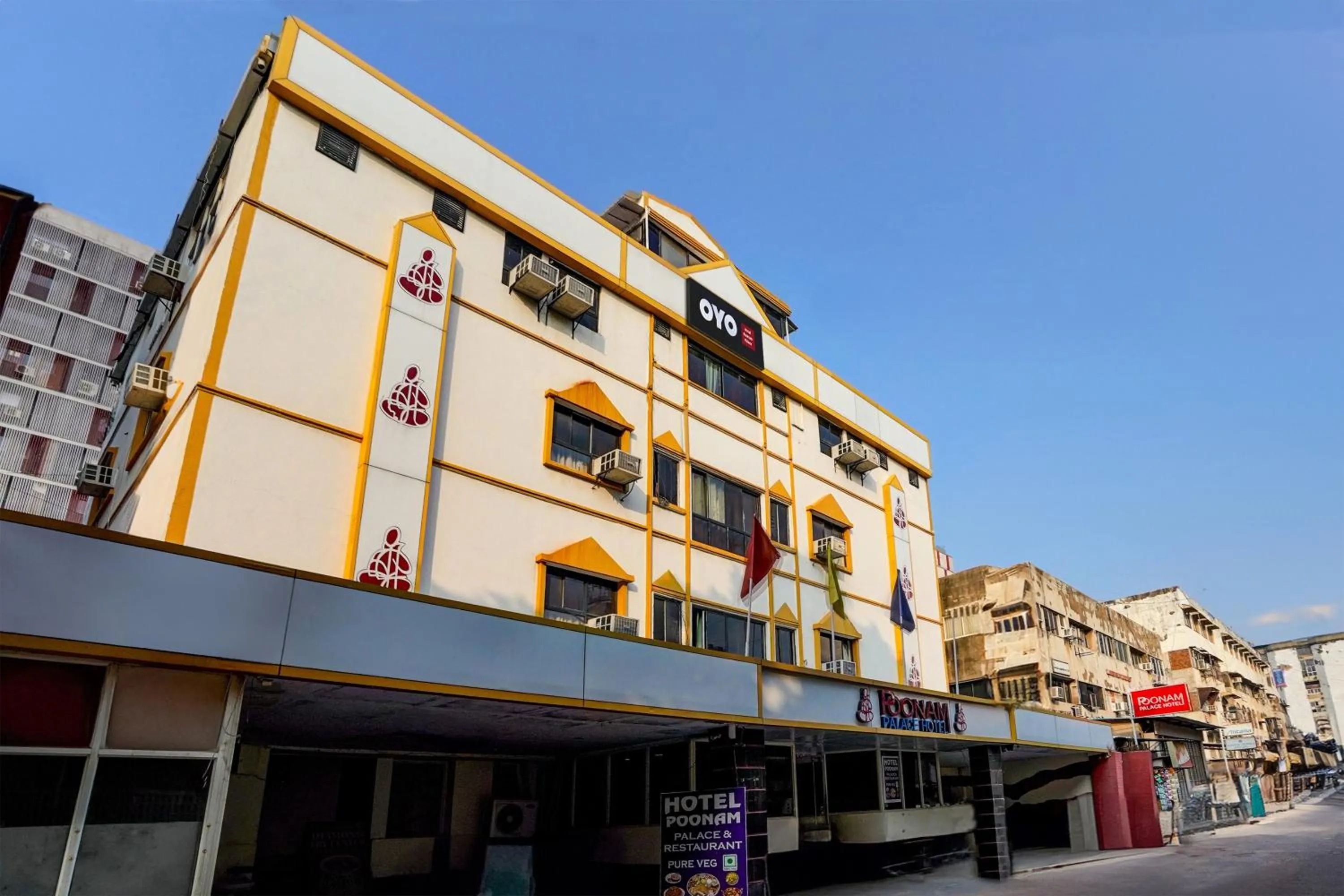 Facade/entrance in Hotel O Poonam Palace