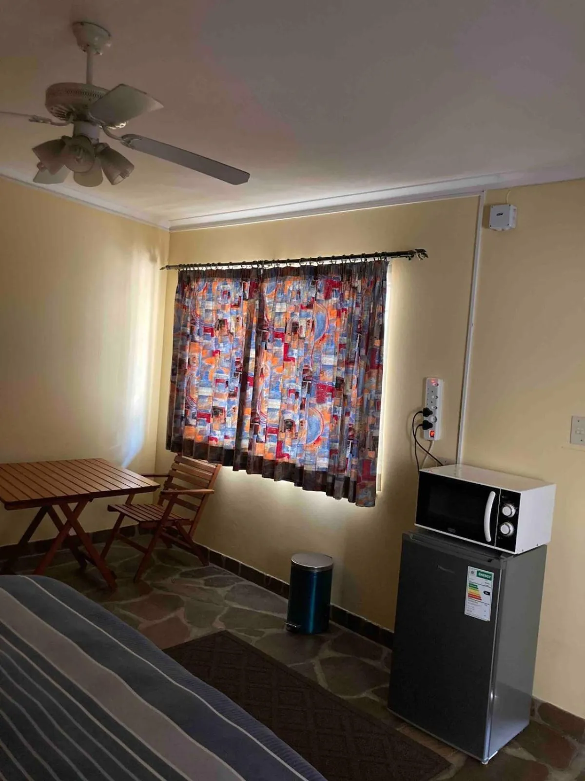 microwave, Bed in Ramblers Self Catering Accommodation