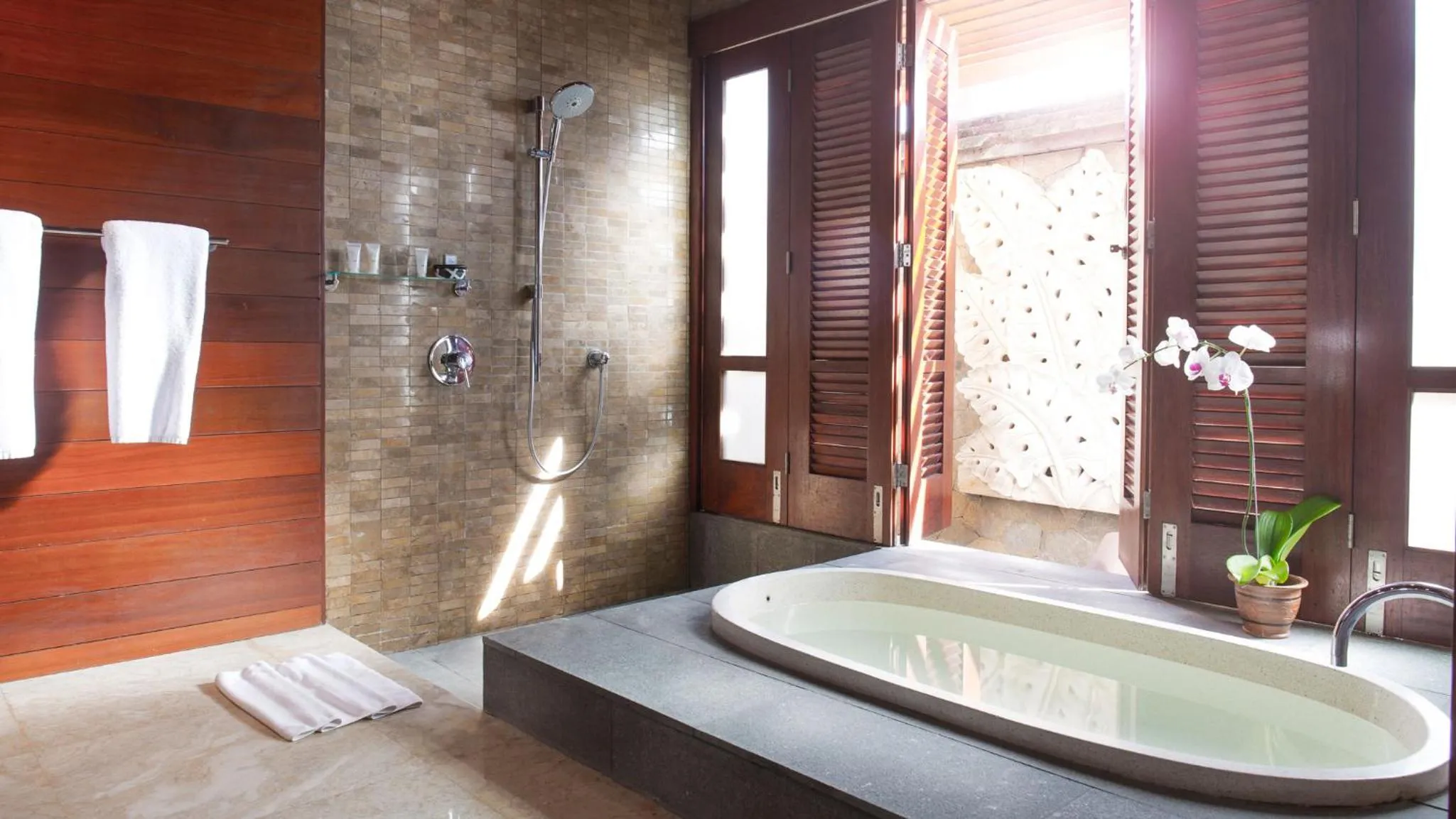 Shower in Bayu Gita Estate