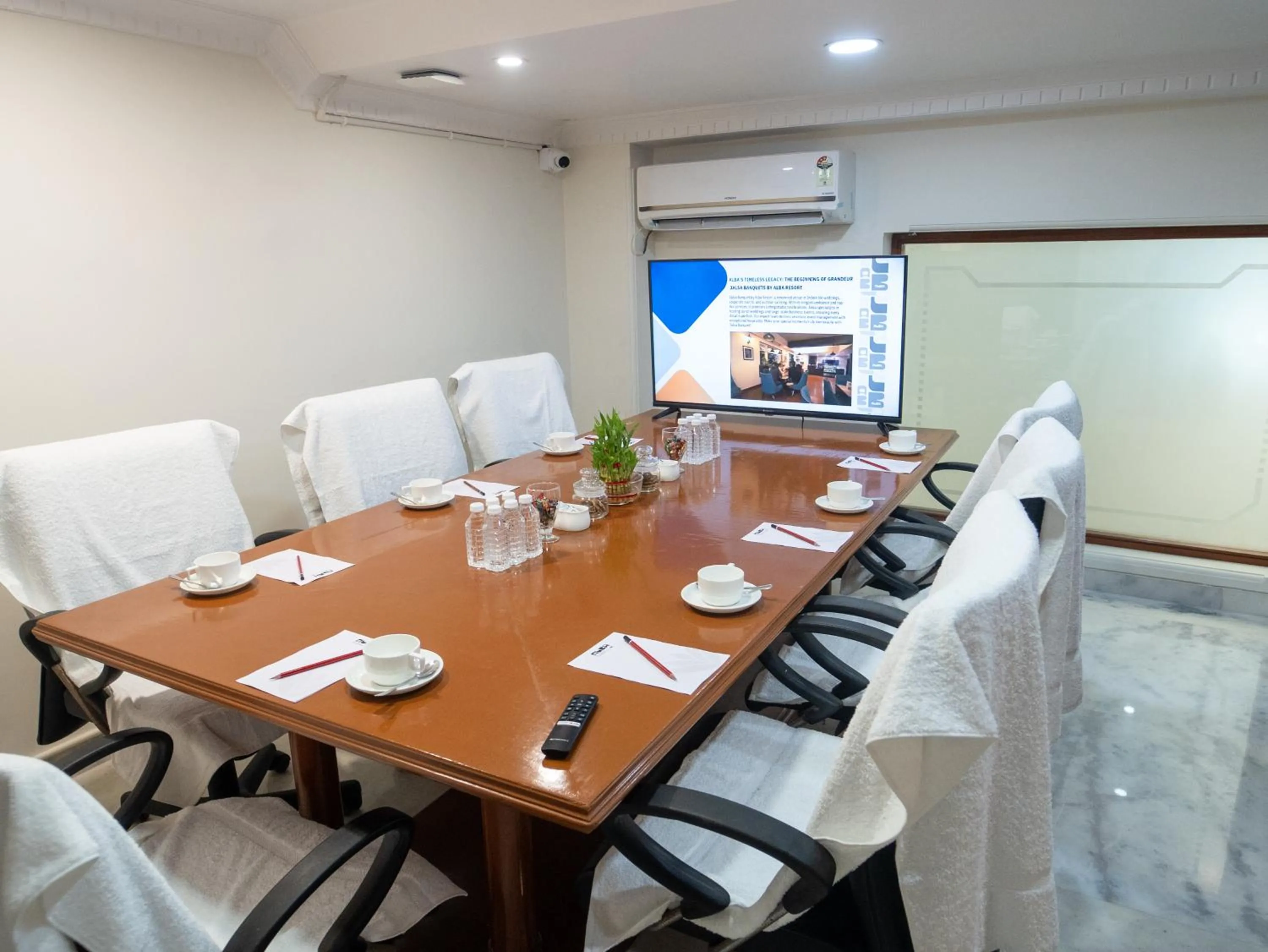 Business facilities in Hotel Pravasa Stay