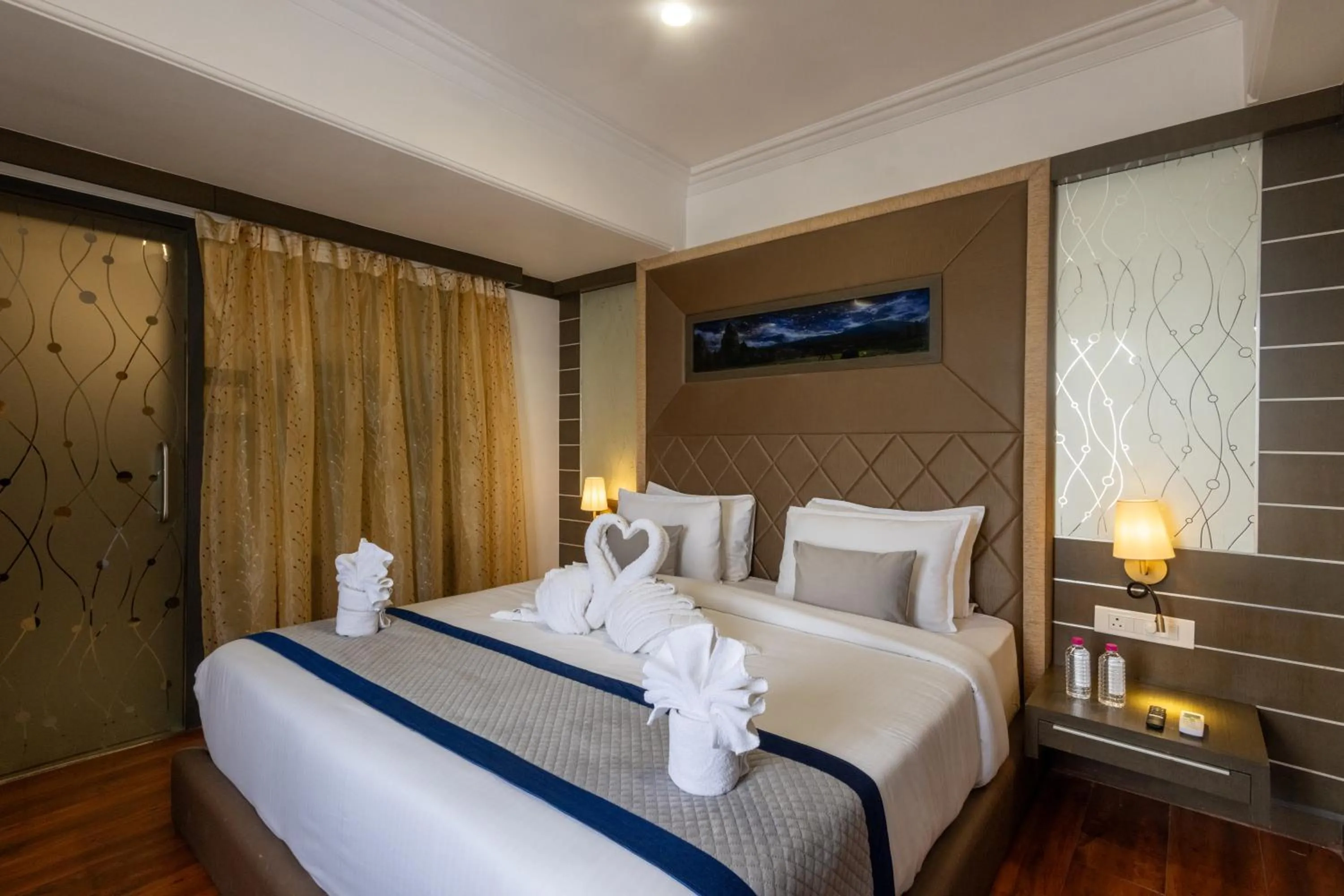 Bed in Hotel Pravasa Stay
