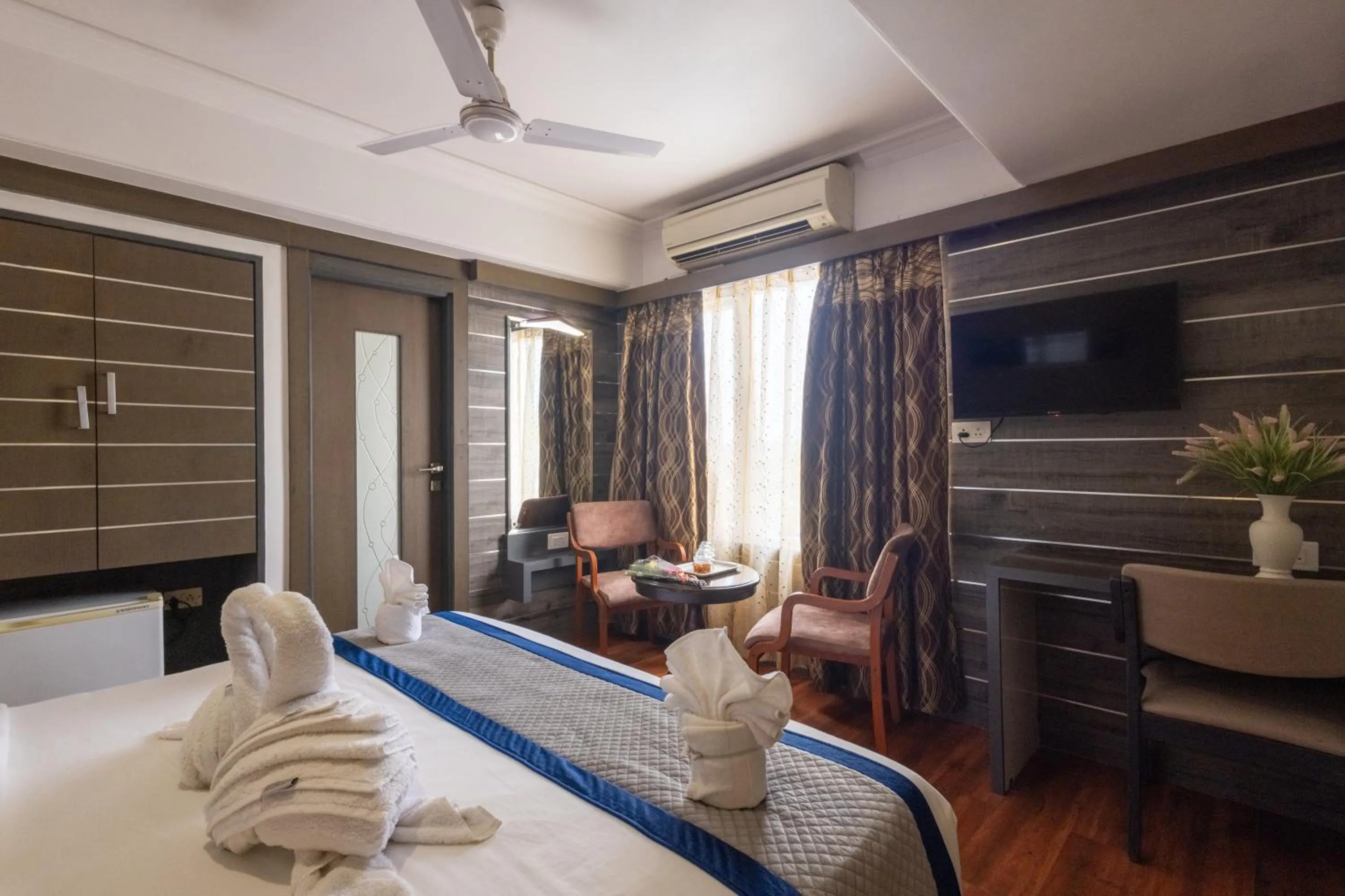 Bedroom, Bed in Hotel Pravasa Stay