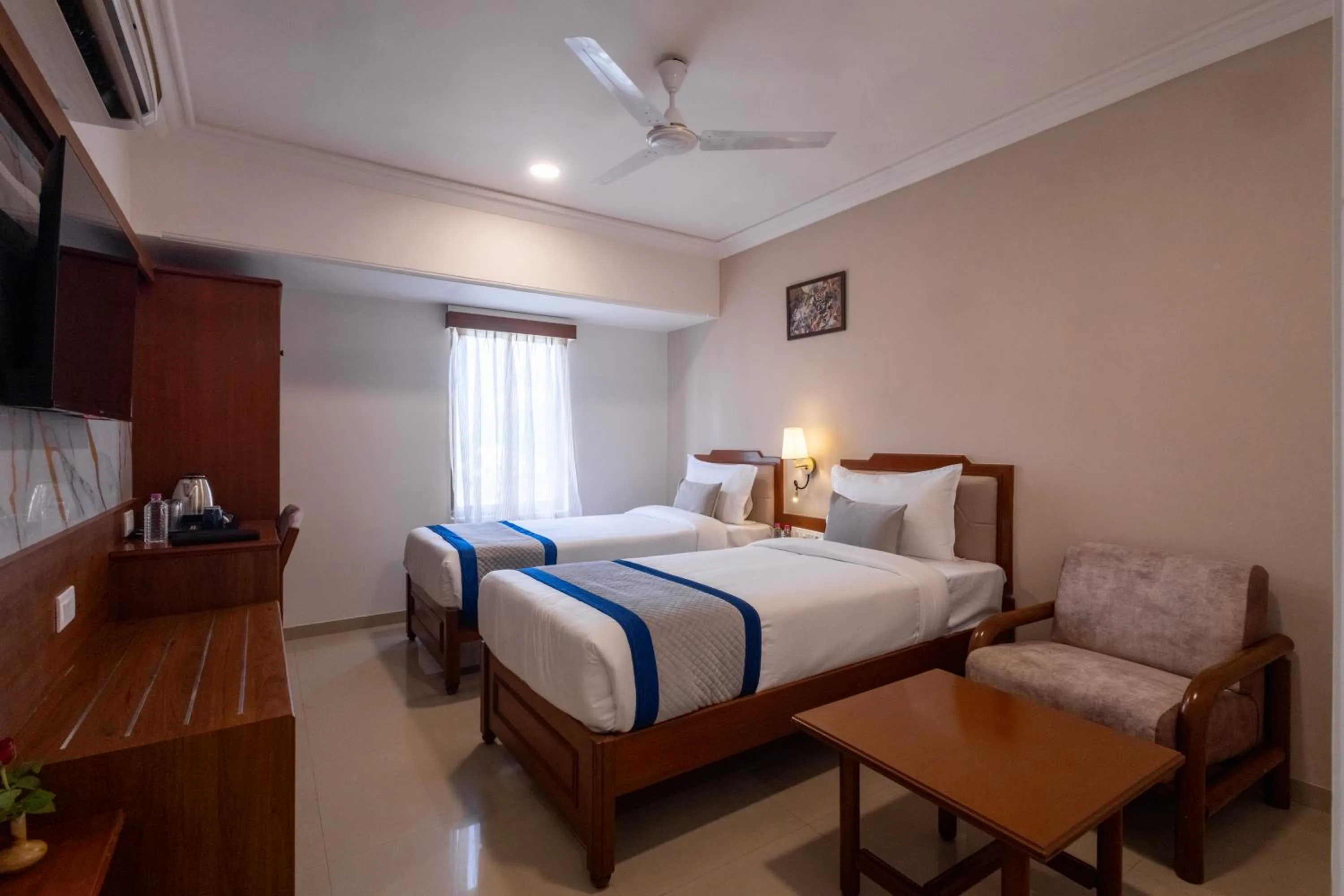 Bedroom, Bed in Hotel Pravasa Stay