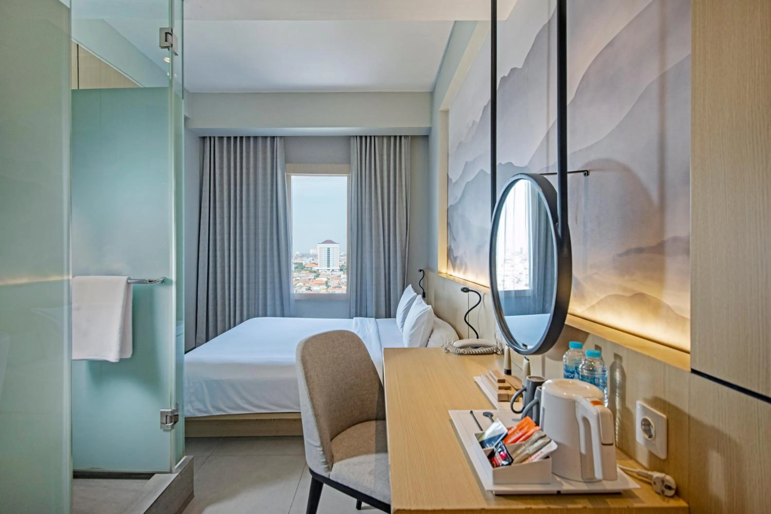 Bedroom, Bed in HARRIS Hotel & Conventions Gubeng