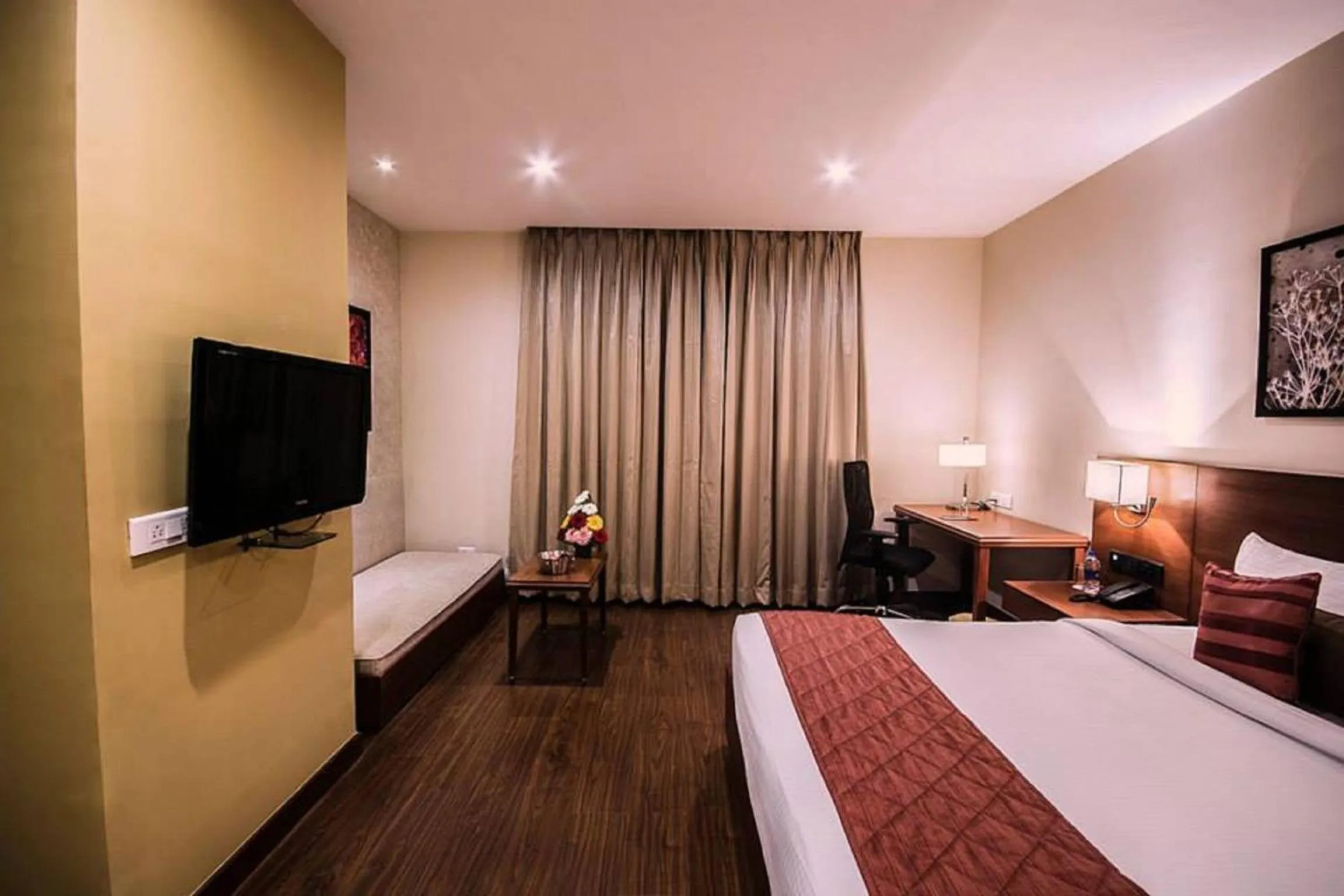 Photo of the whole room, Bed in The Altruist Business Hotel Hitech