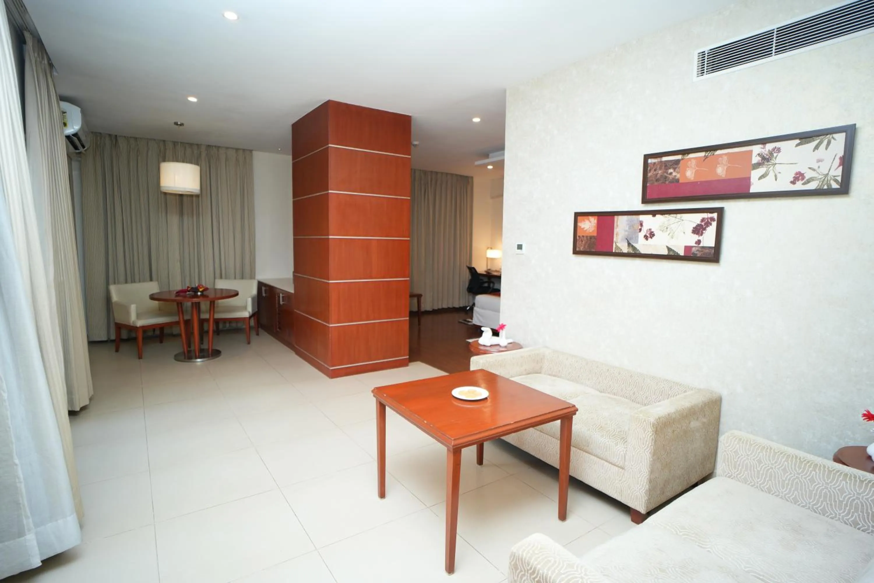Living room in The Altruist Business Hotel Hitech