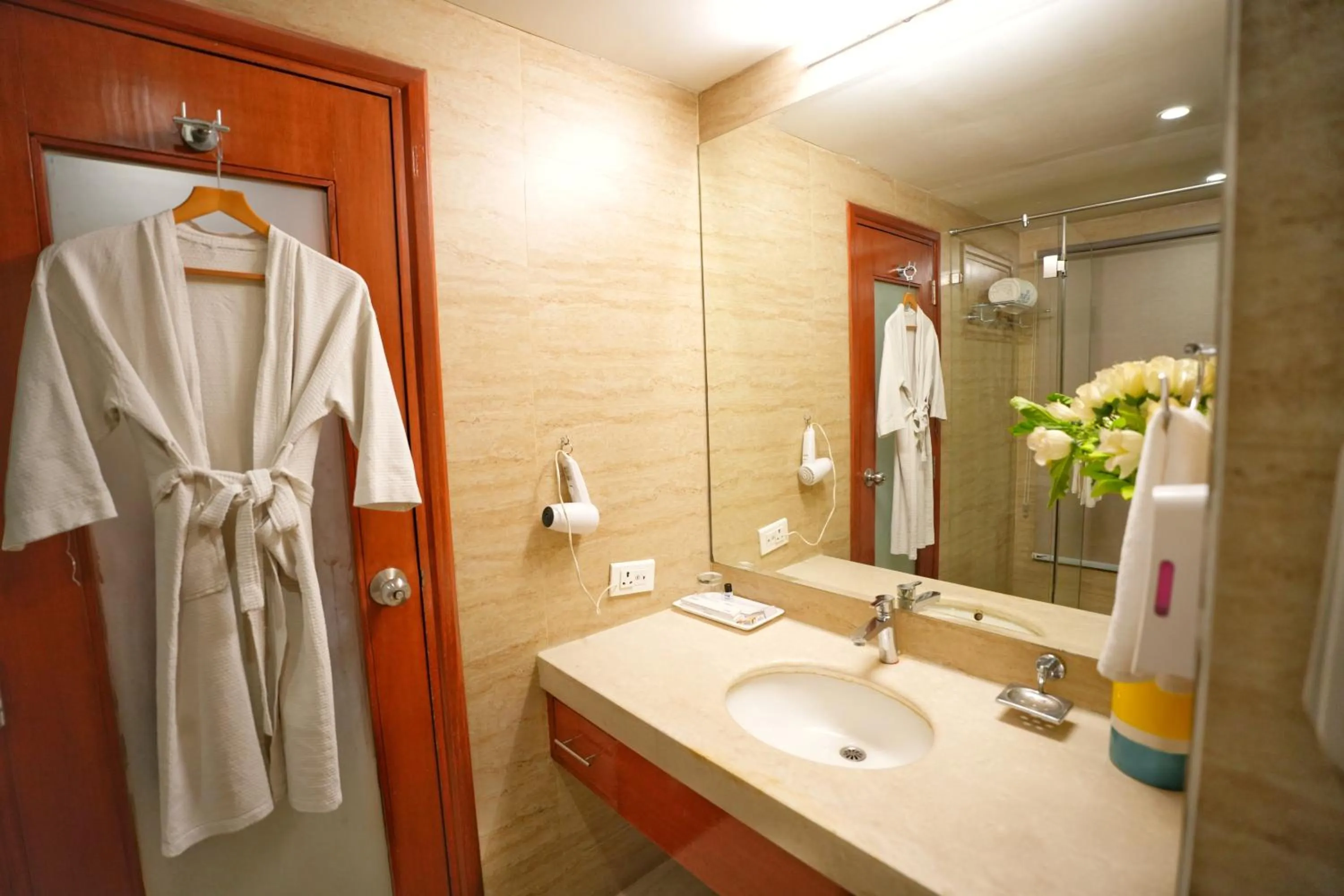 Bathroom in The Altruist Business Hotel Hitech
