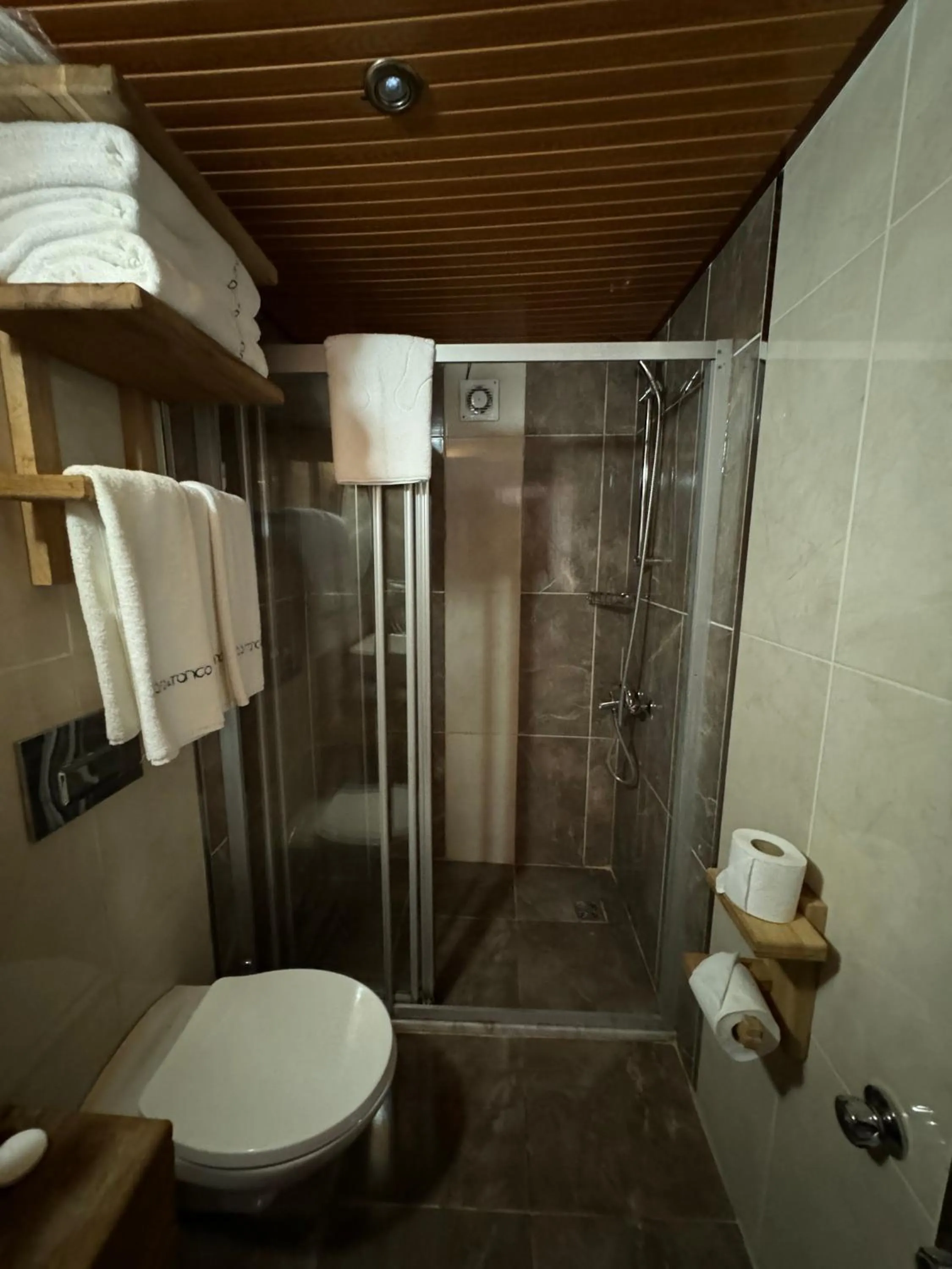 Shower in Casa Franco Old Town