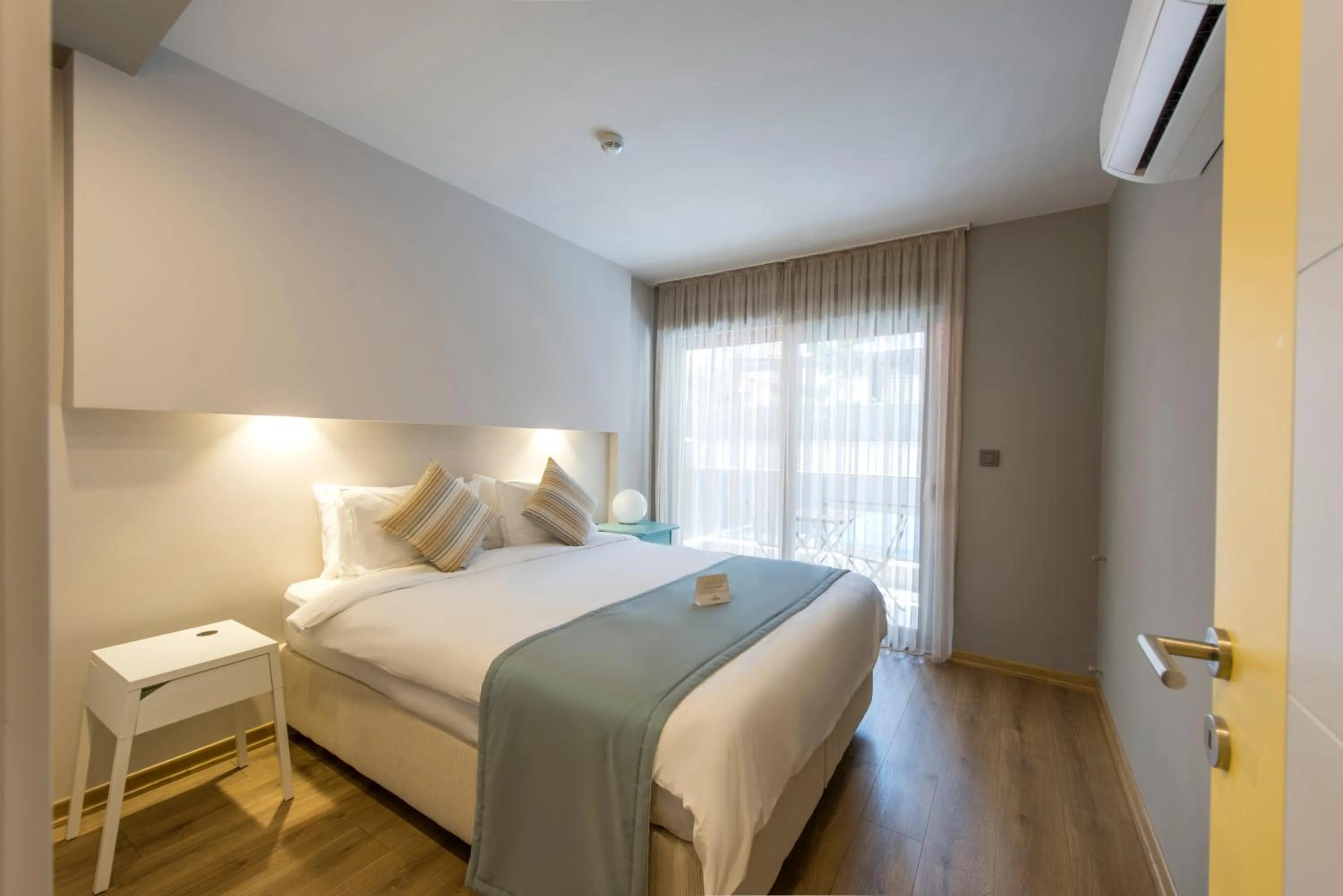 Bedroom, Bed in Trend Suites