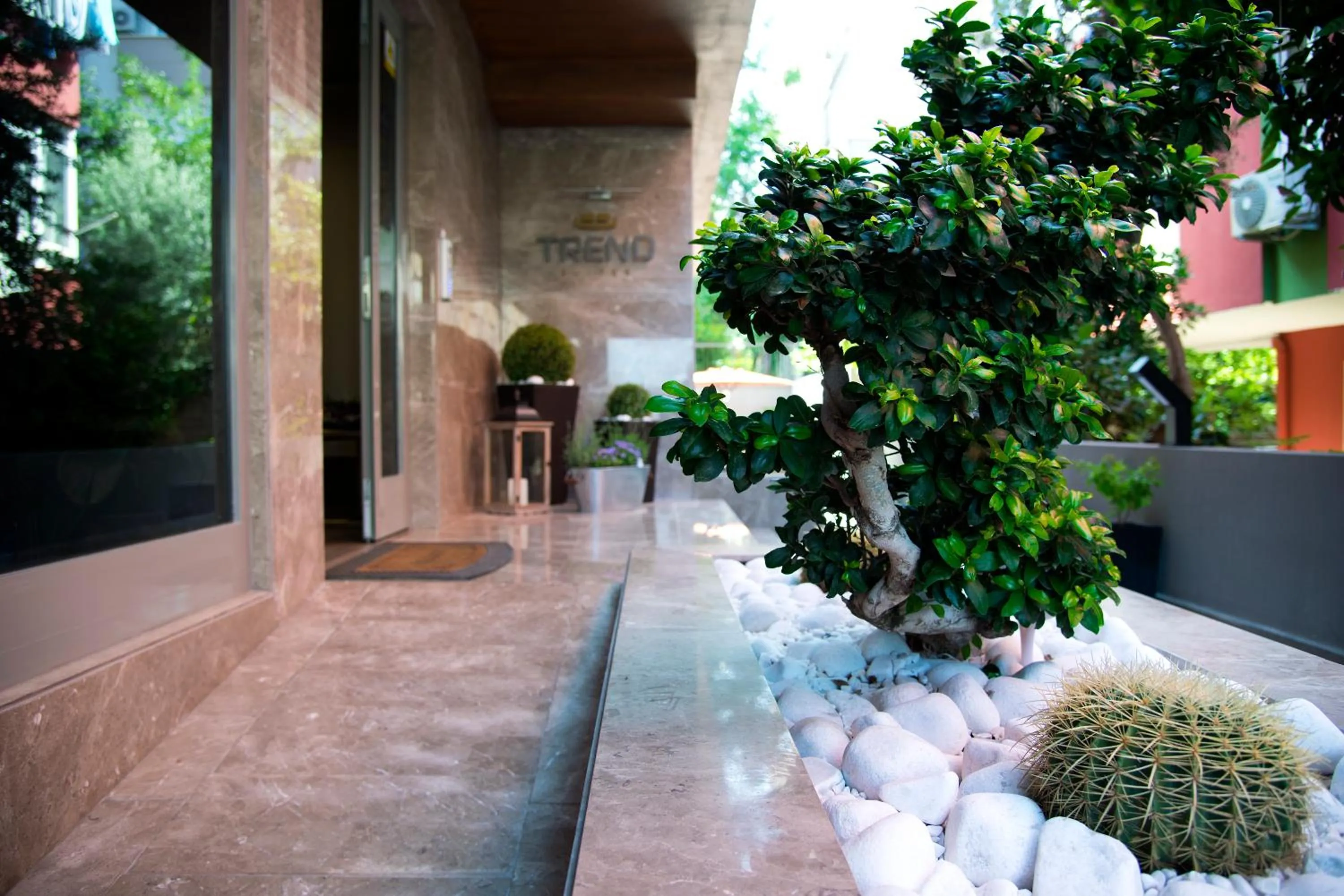 Facade/entrance in Trend Suites