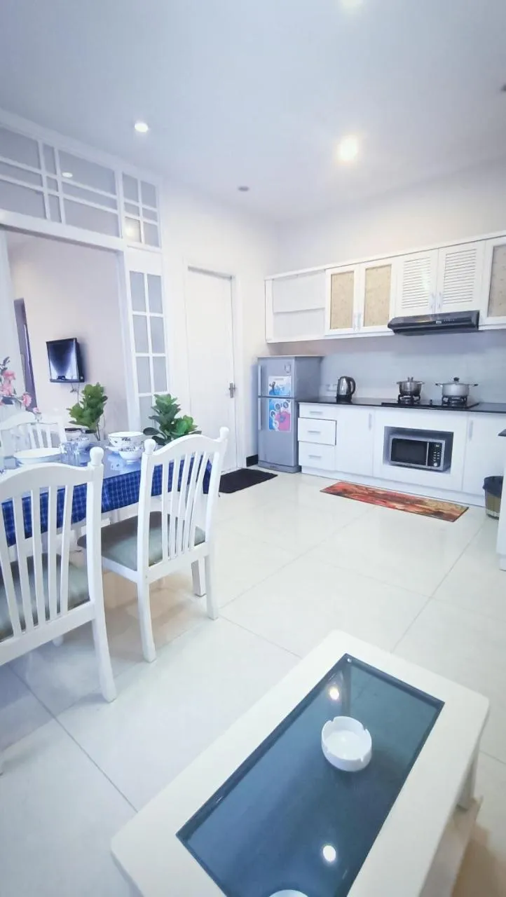 Kitchen or kitchenette in Queen Central Apartment Hotel