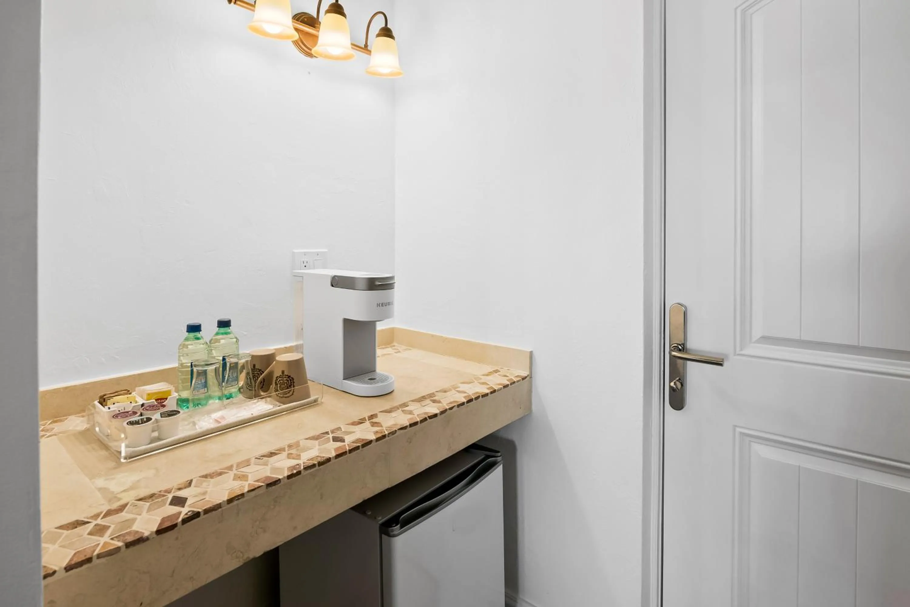 Coffee/tea facilities in Augusta Bay