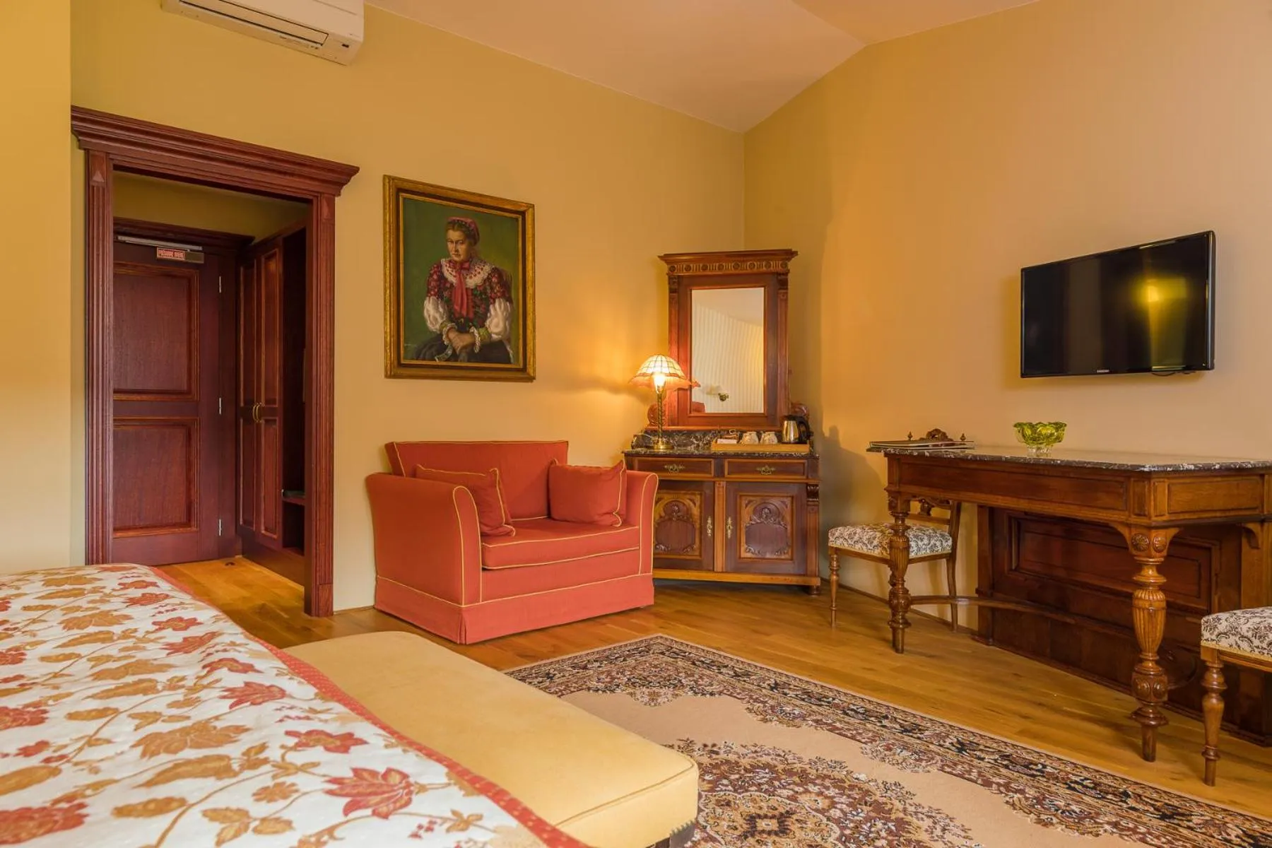 Property building, Bed in Boutique Hotel Pri Mlyne Lozorno