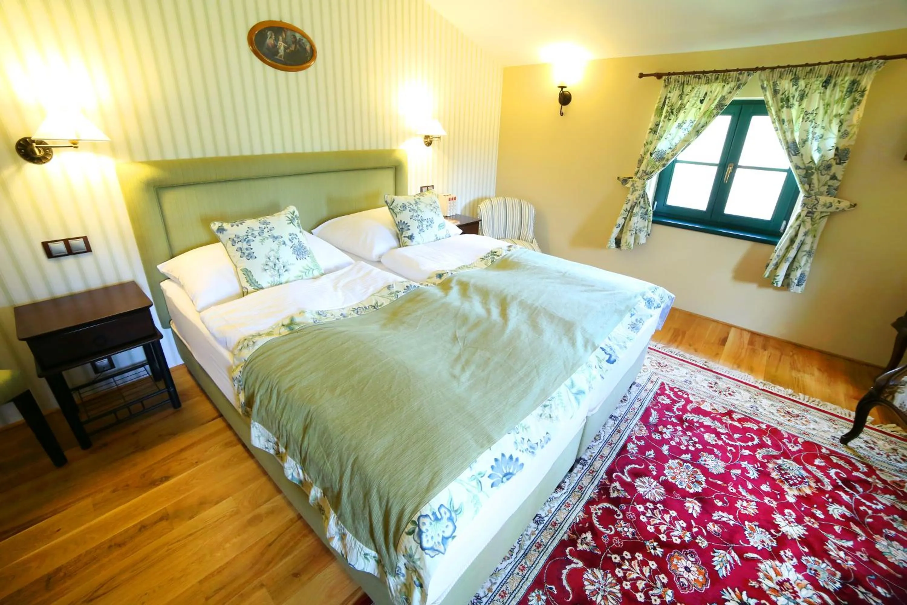 Photo of the whole room, Bed in Boutique Hotel Pri Mlyne Lozorno