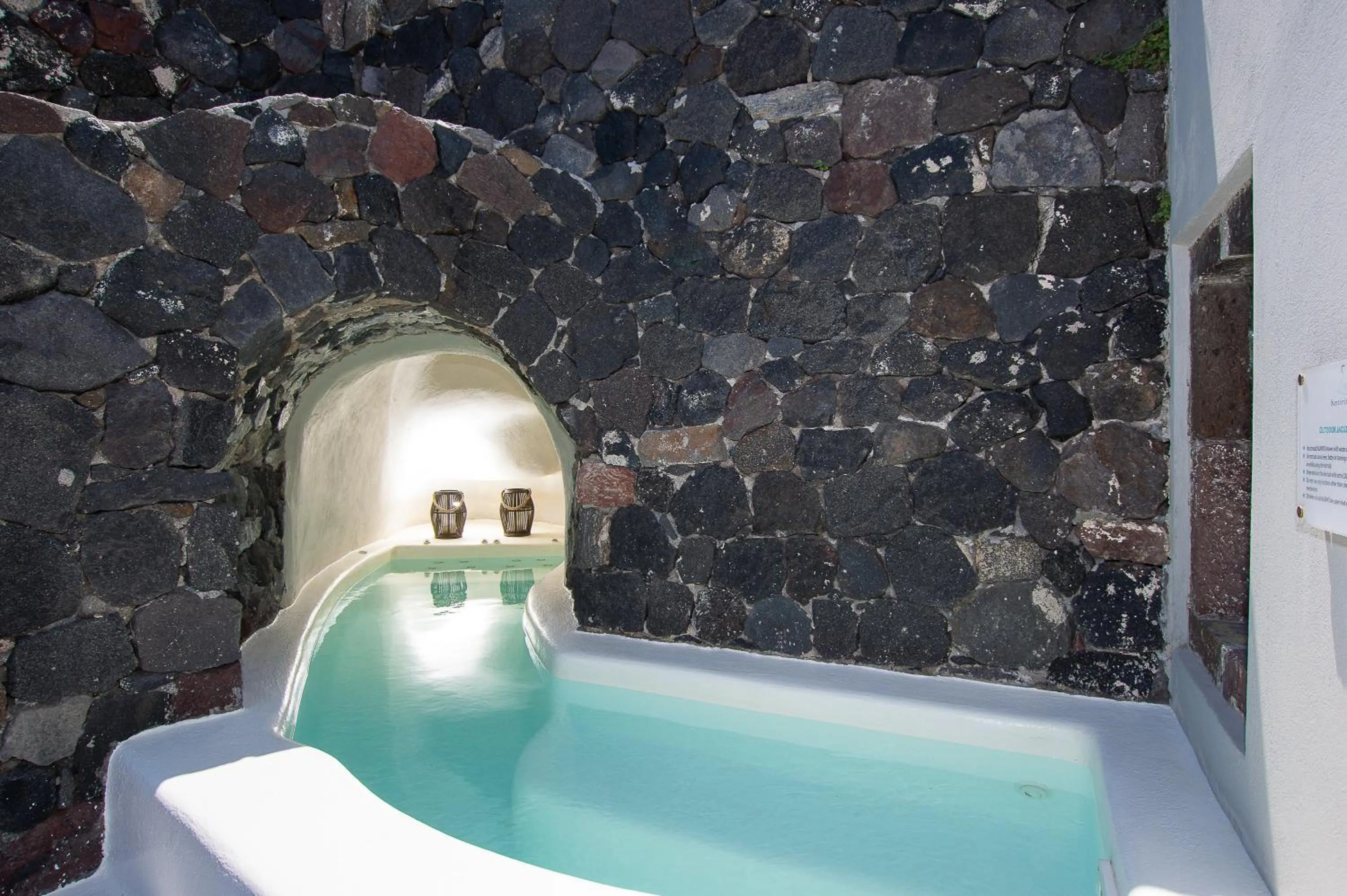 Swimming pool in Luna Santorini Suites