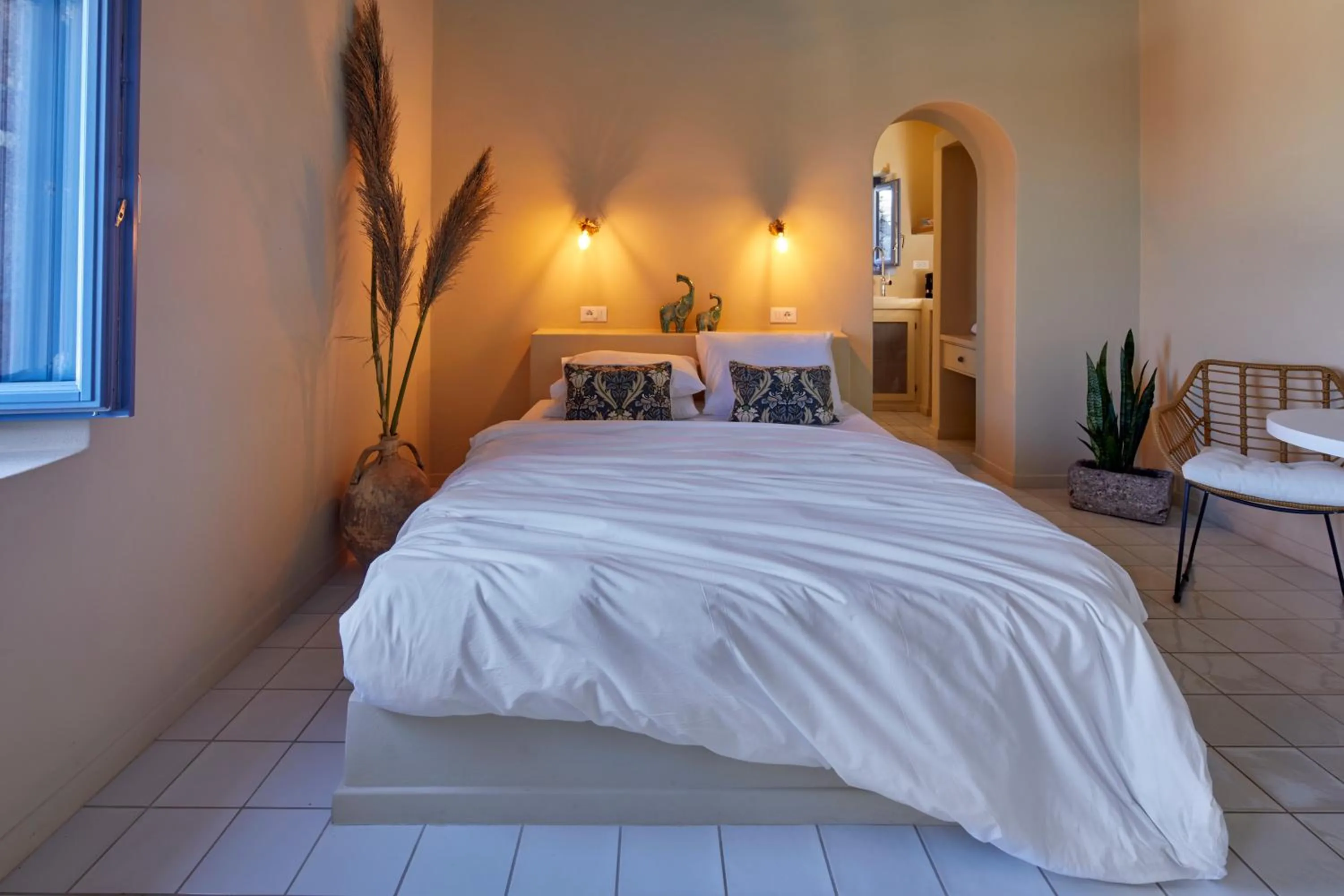 Bedroom in Luna Santorini Suites