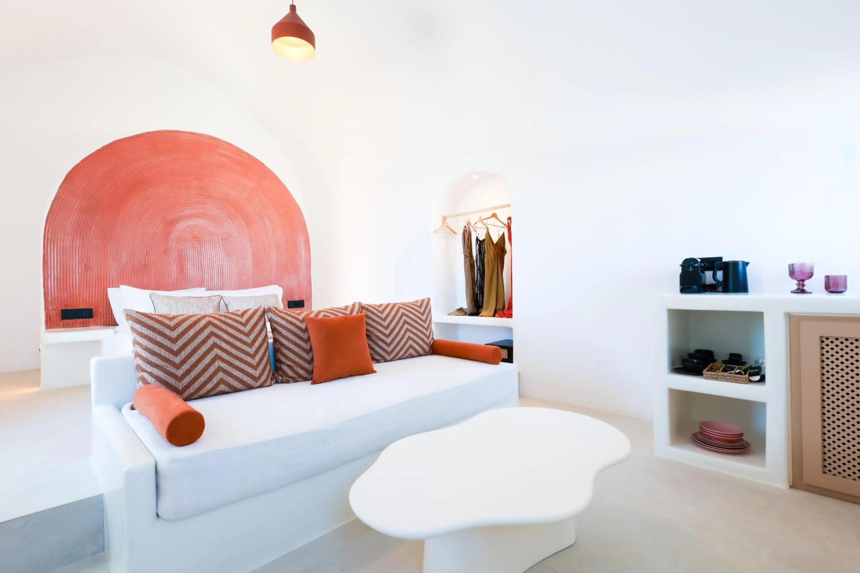 Luna Santorini Suites