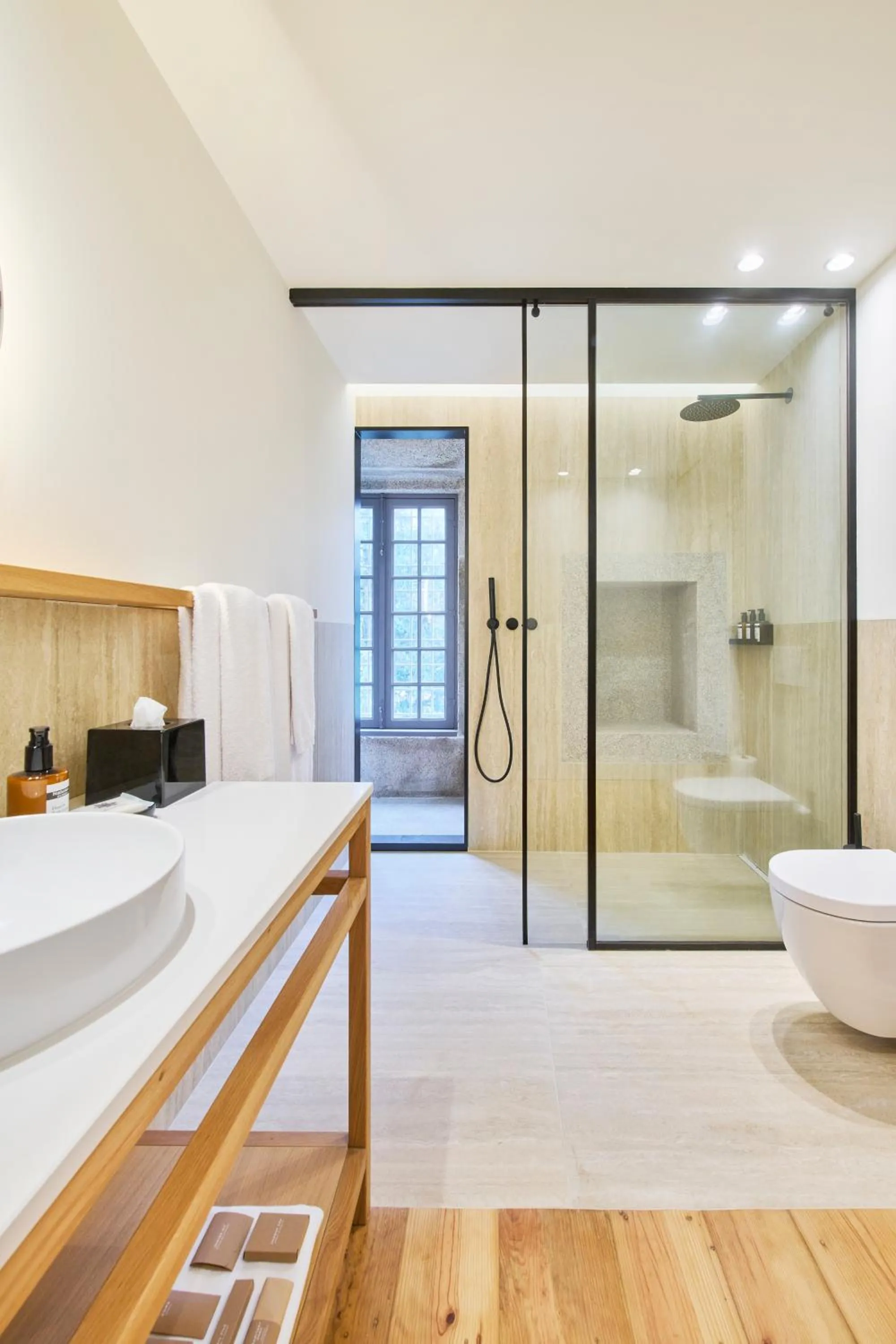 Shower in MS Collection Arouca - Mosteiro de Arouca