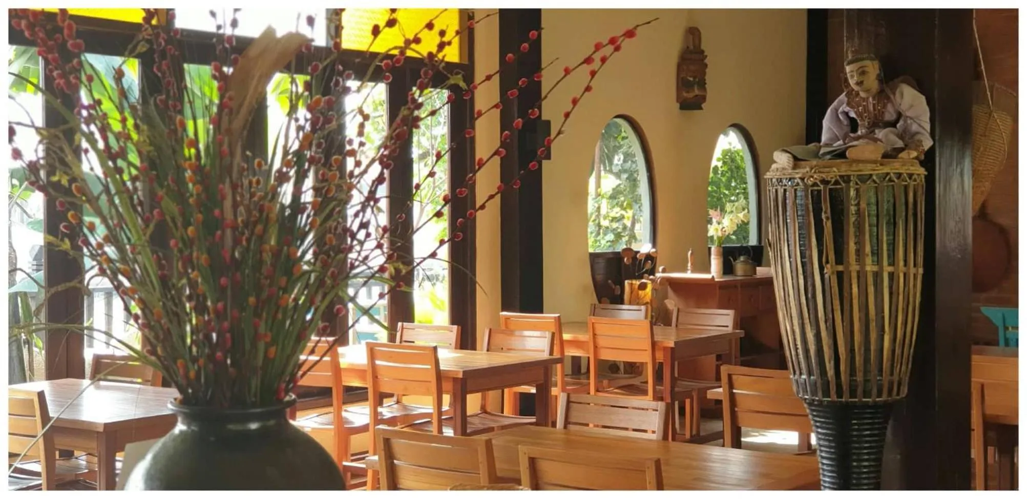 Restaurant/places to eat in Thanakha Inle Hotel