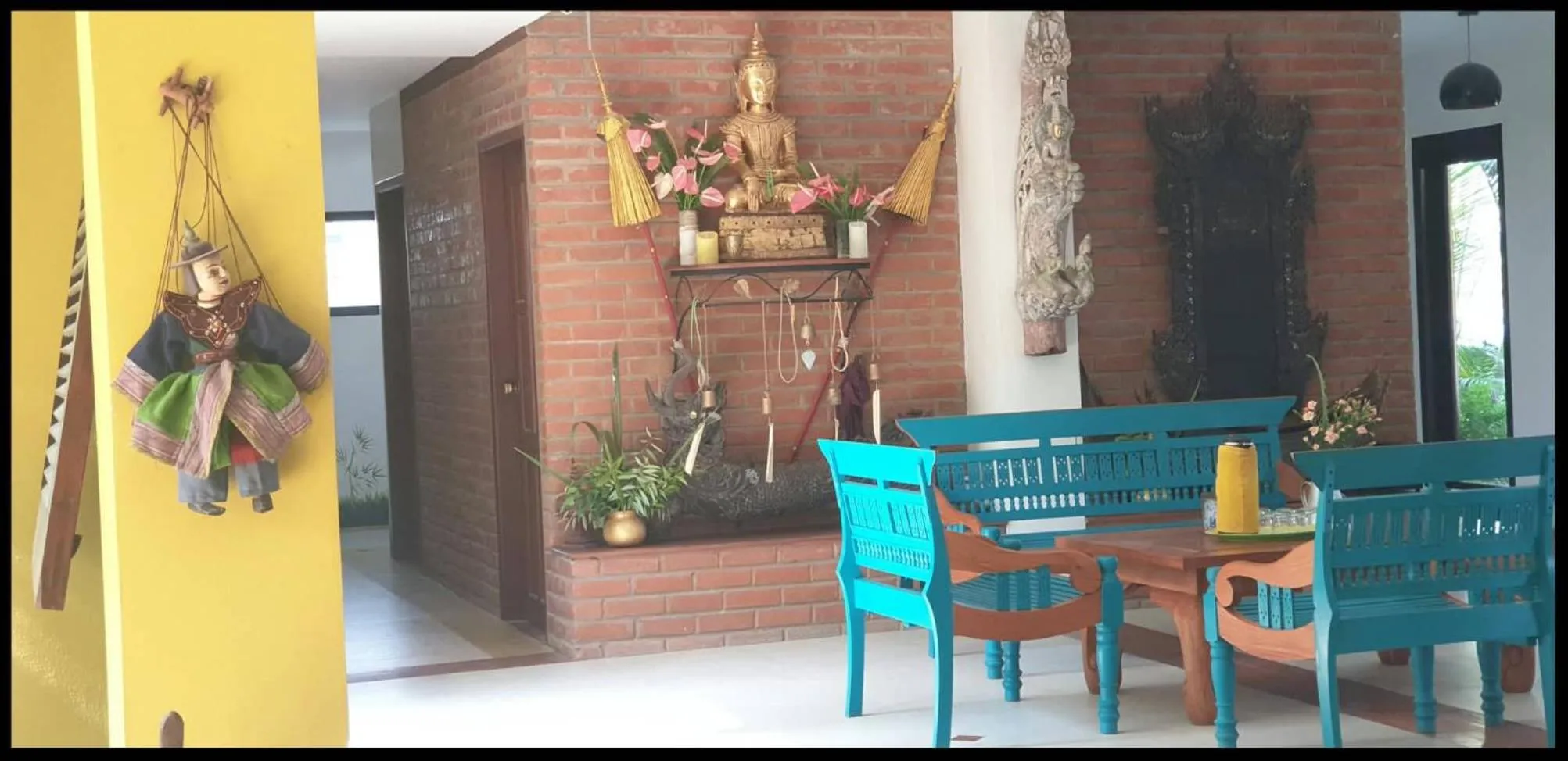 Lobby or reception in Thanakha Inle Hotel