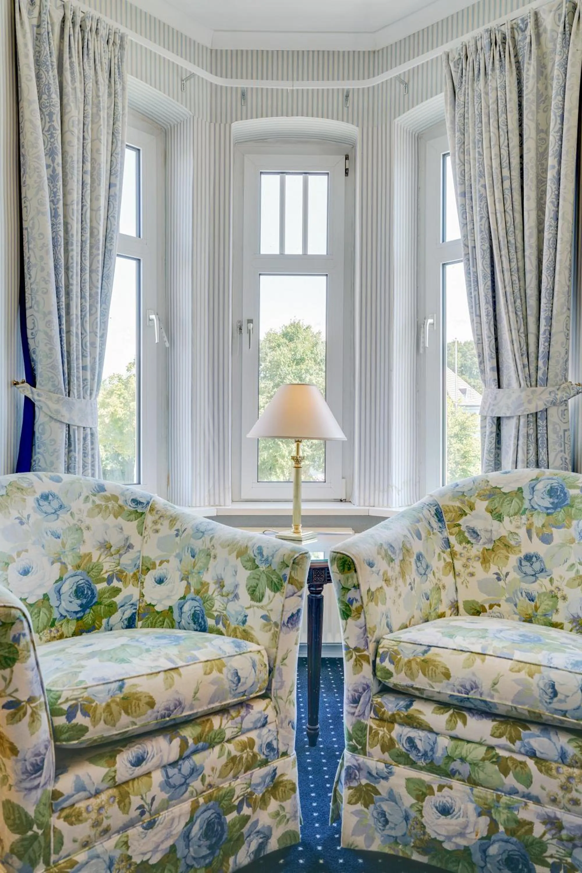 Seating area, Bed in Hotel Sønderborg Garni