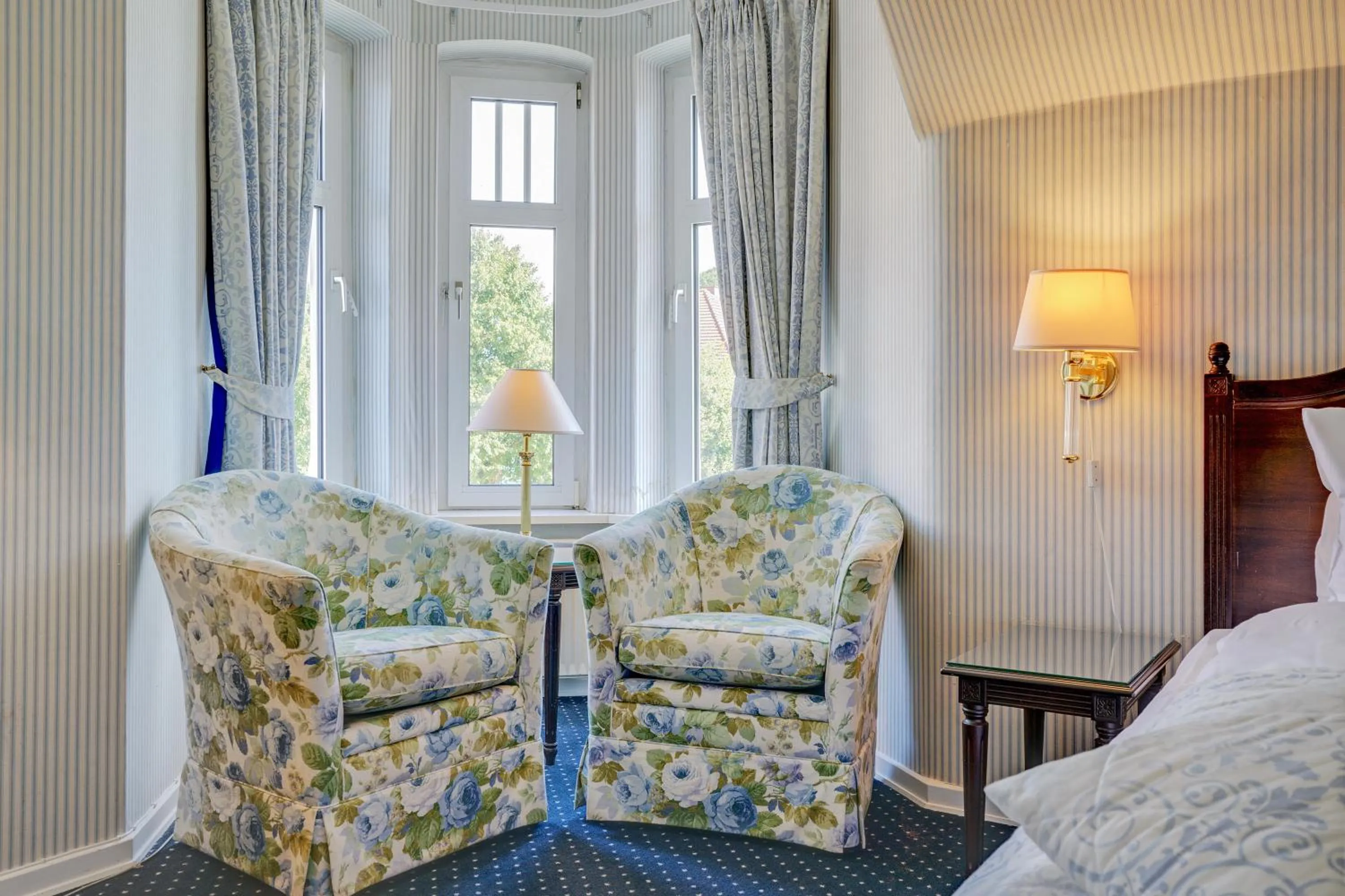 Living room, Bed in Hotel Sønderborg Garni