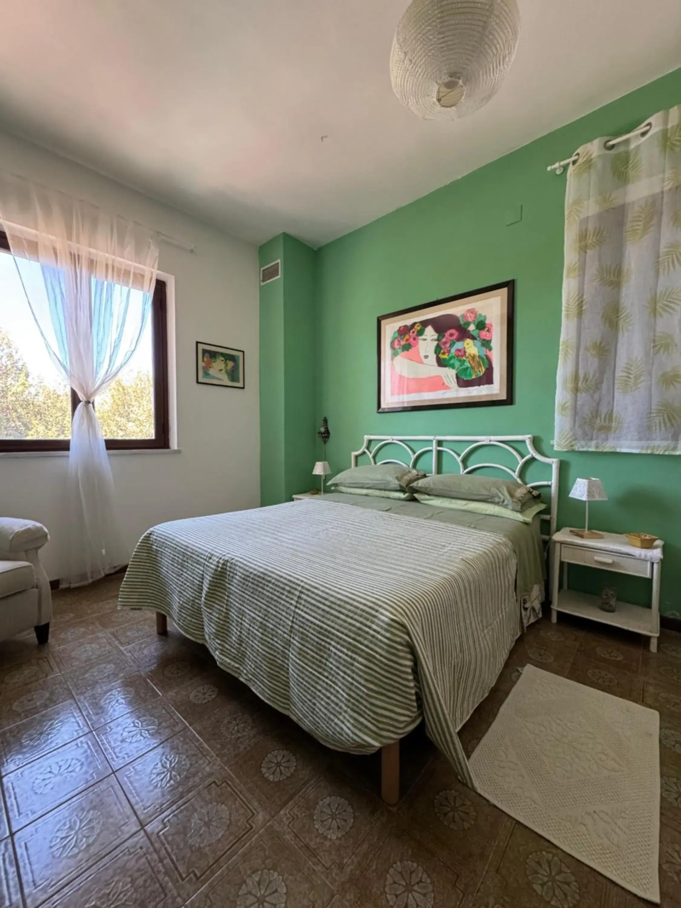 Large Double Room with Shared Bathroom in B&B Ondamarina Large Double Room with Shared Bathroom in B&B Ondamarina