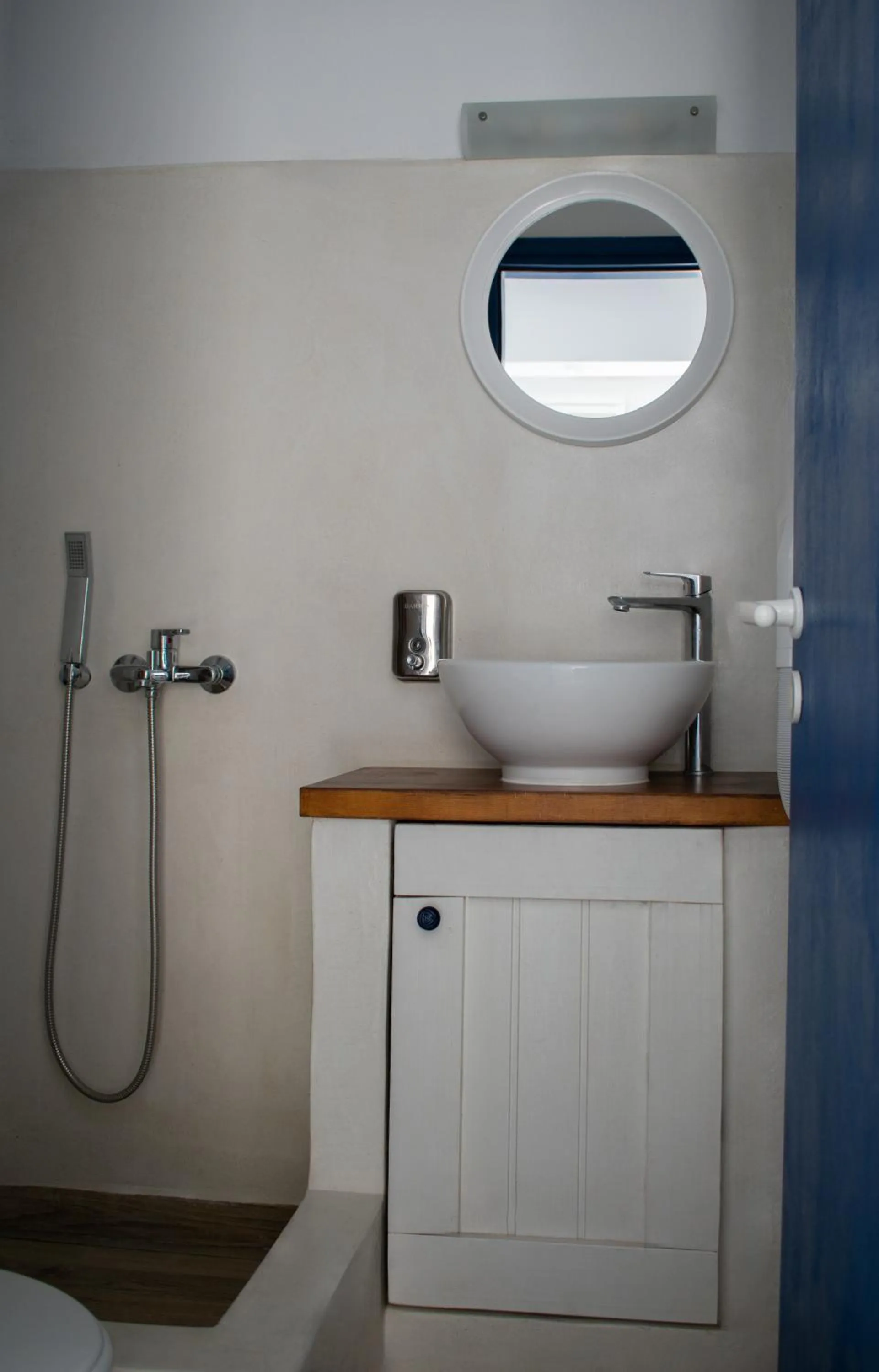 Bathroom in Aeraki Studios