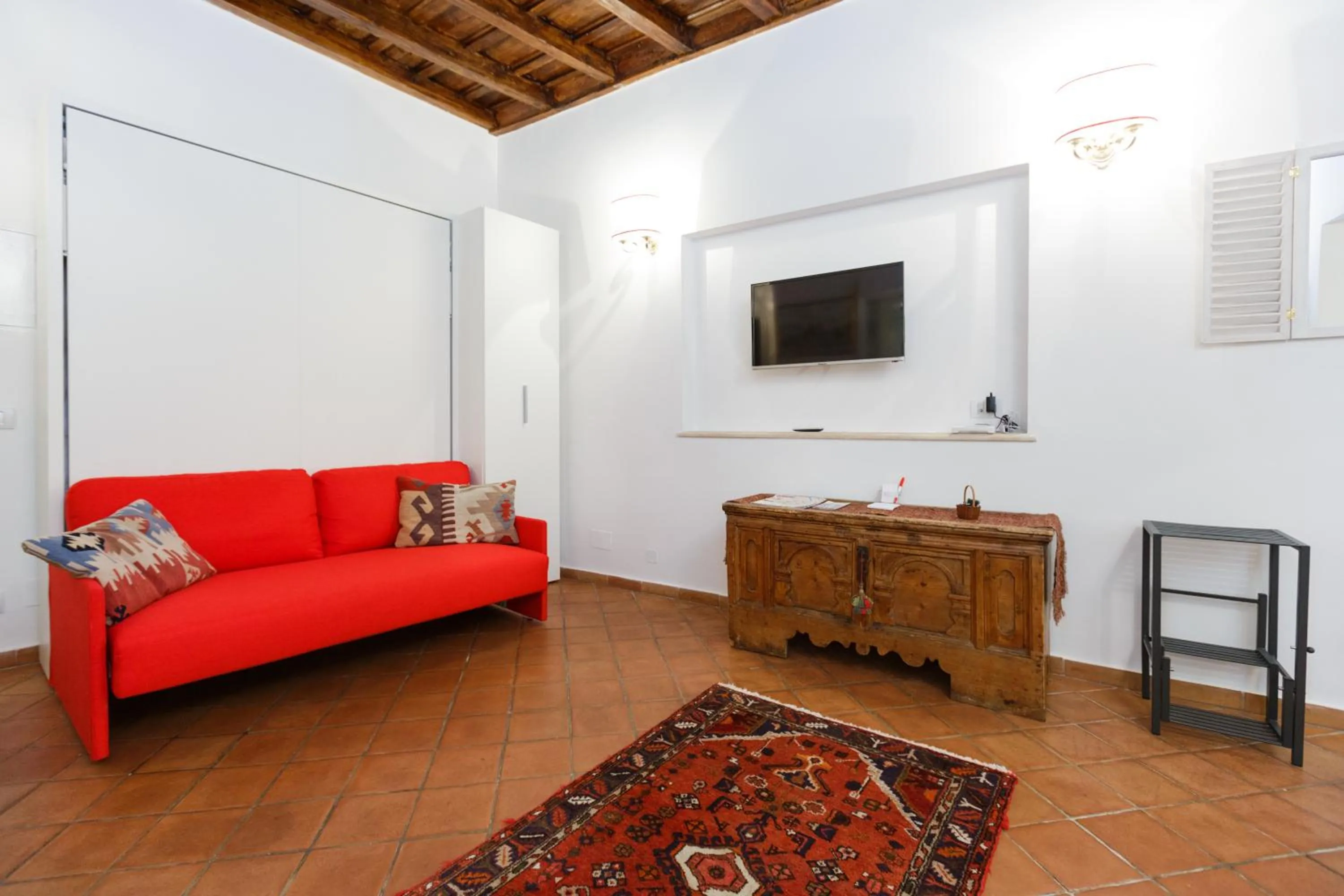 Area and facilities in NAVONA, Old Rome Lodge