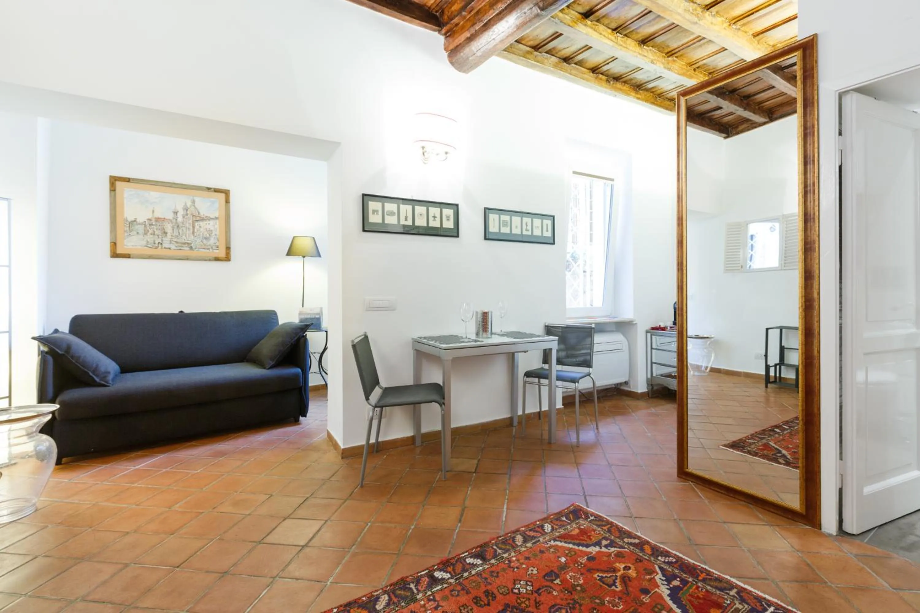 Dining area in NAVONA, Old Rome Lodge