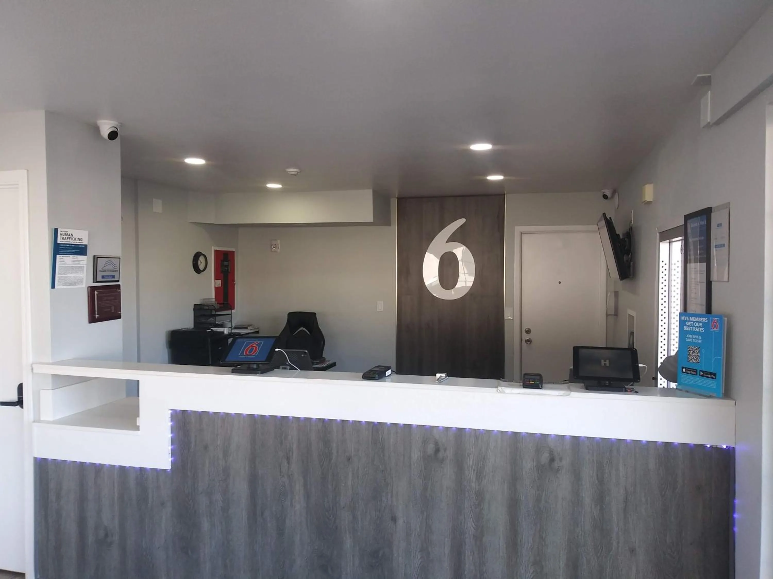 Lobby or reception in Studio 6 West Sacramento CA