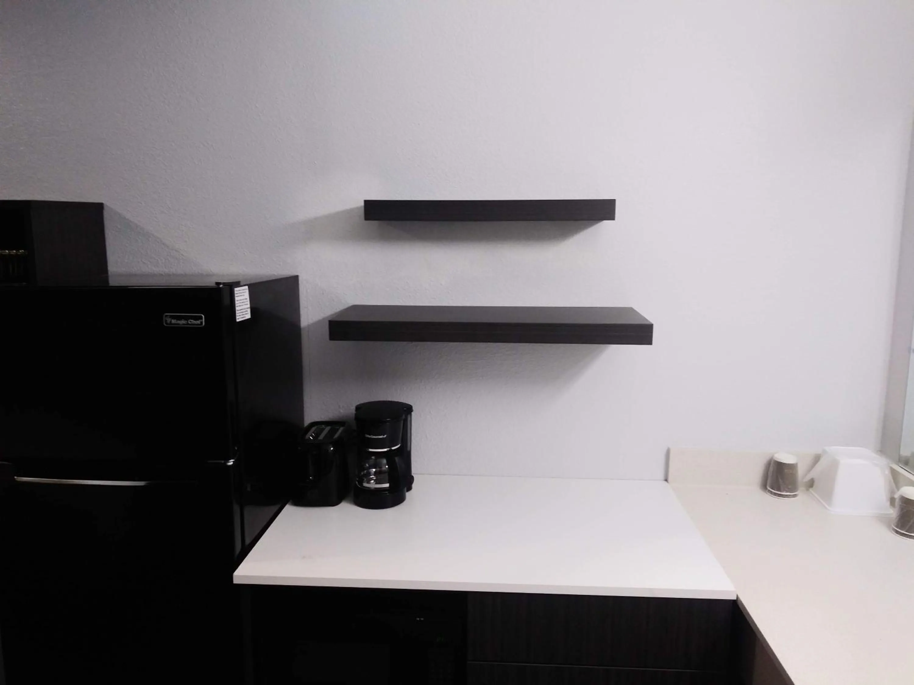 Coffee/tea facilities in Studio 6 West Sacramento CA