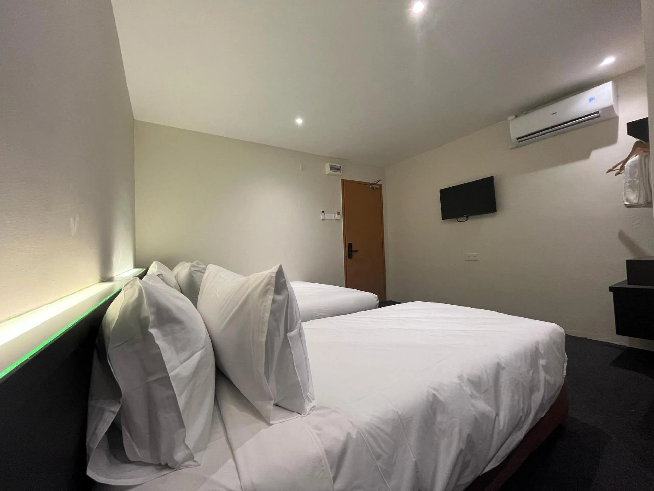 Bed in Swing and Pillows - Malacca Mahkota Parade