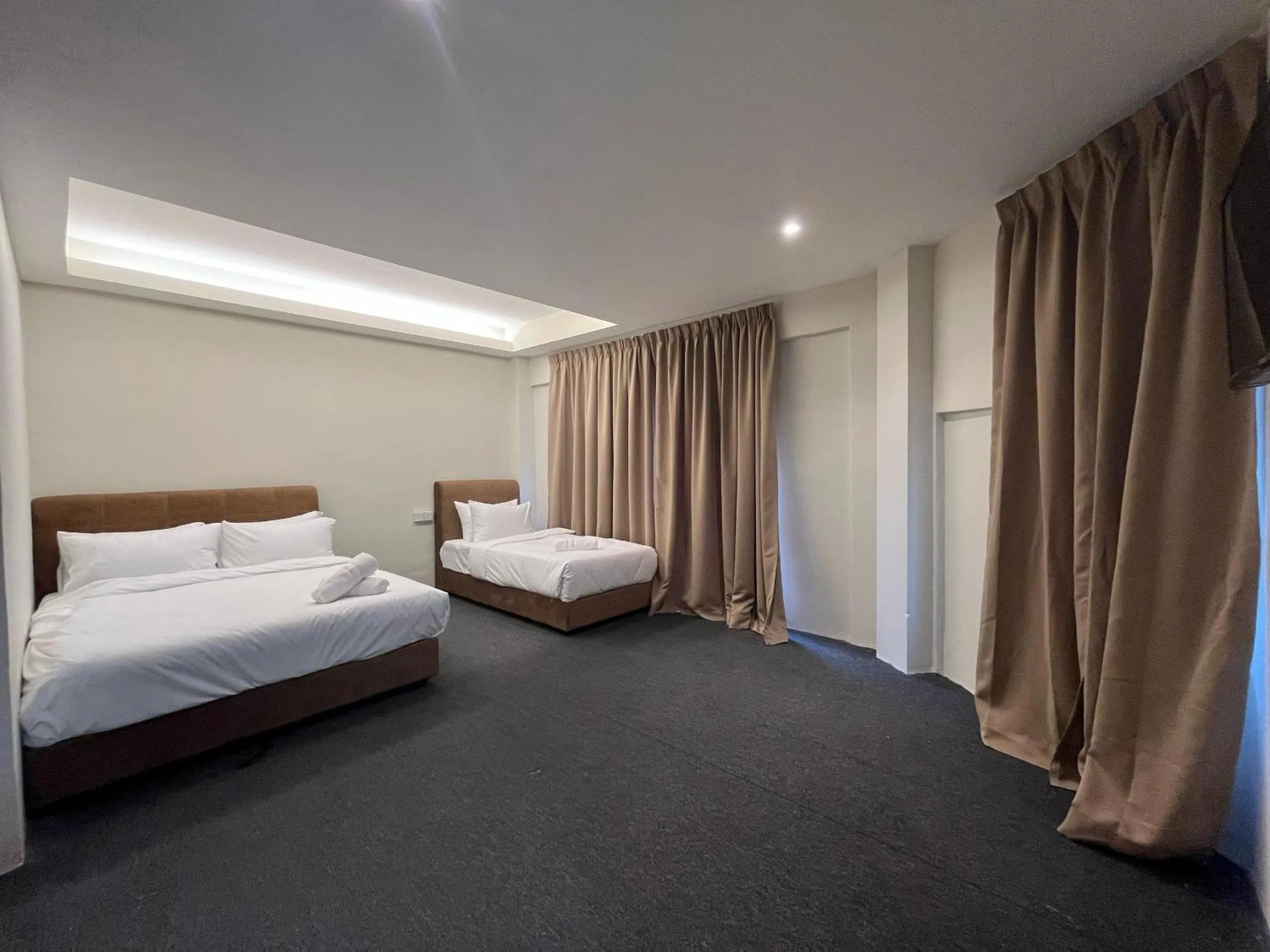 Bed in Swing and Pillows - Malacca Mahkota Parade